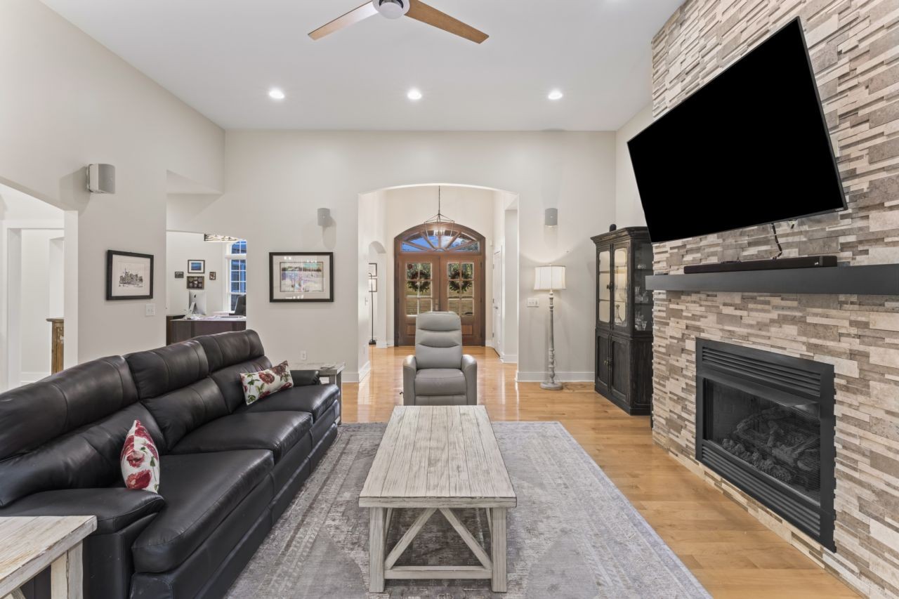 249 Bonner Way