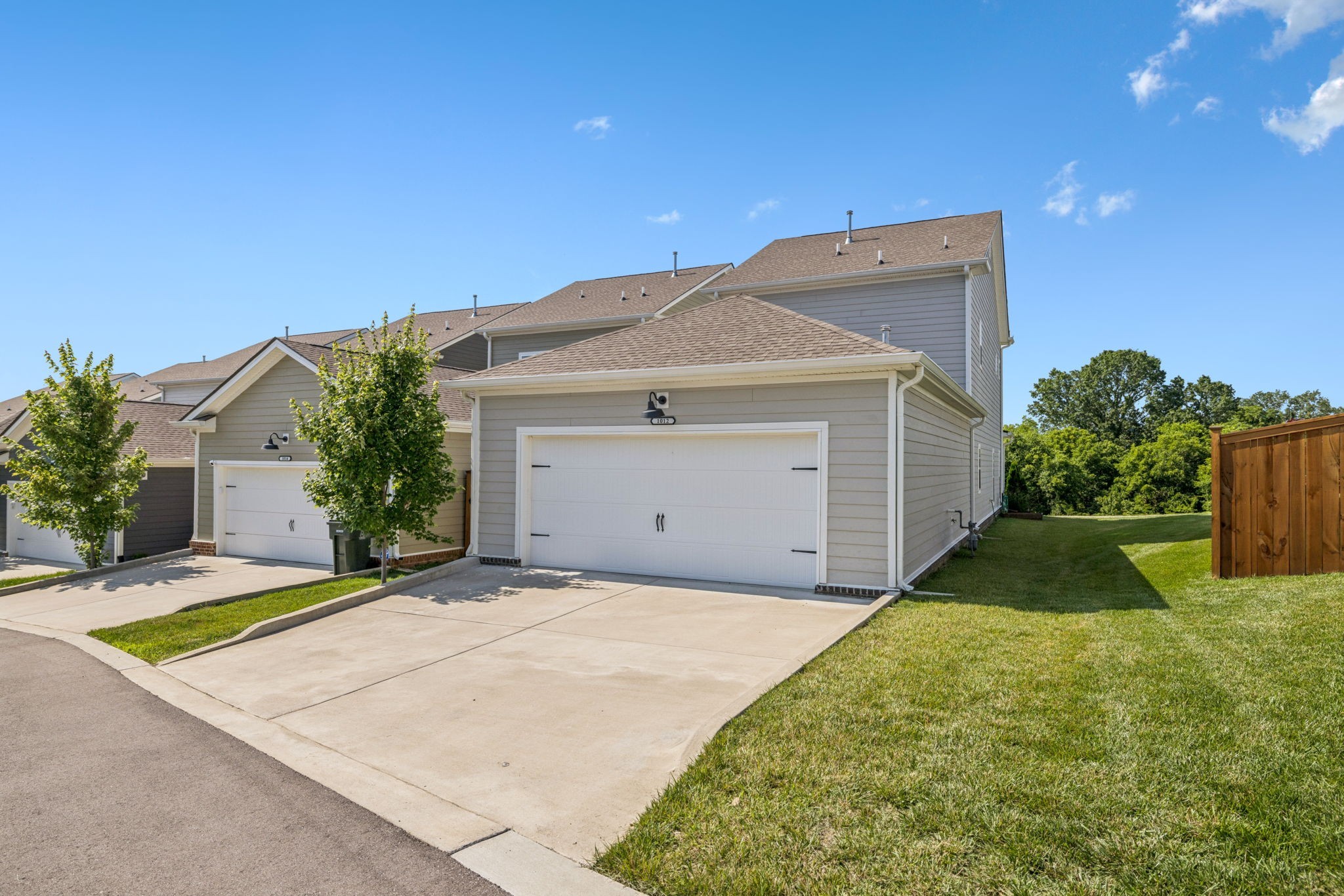 1012 Stoneleigh Ln
