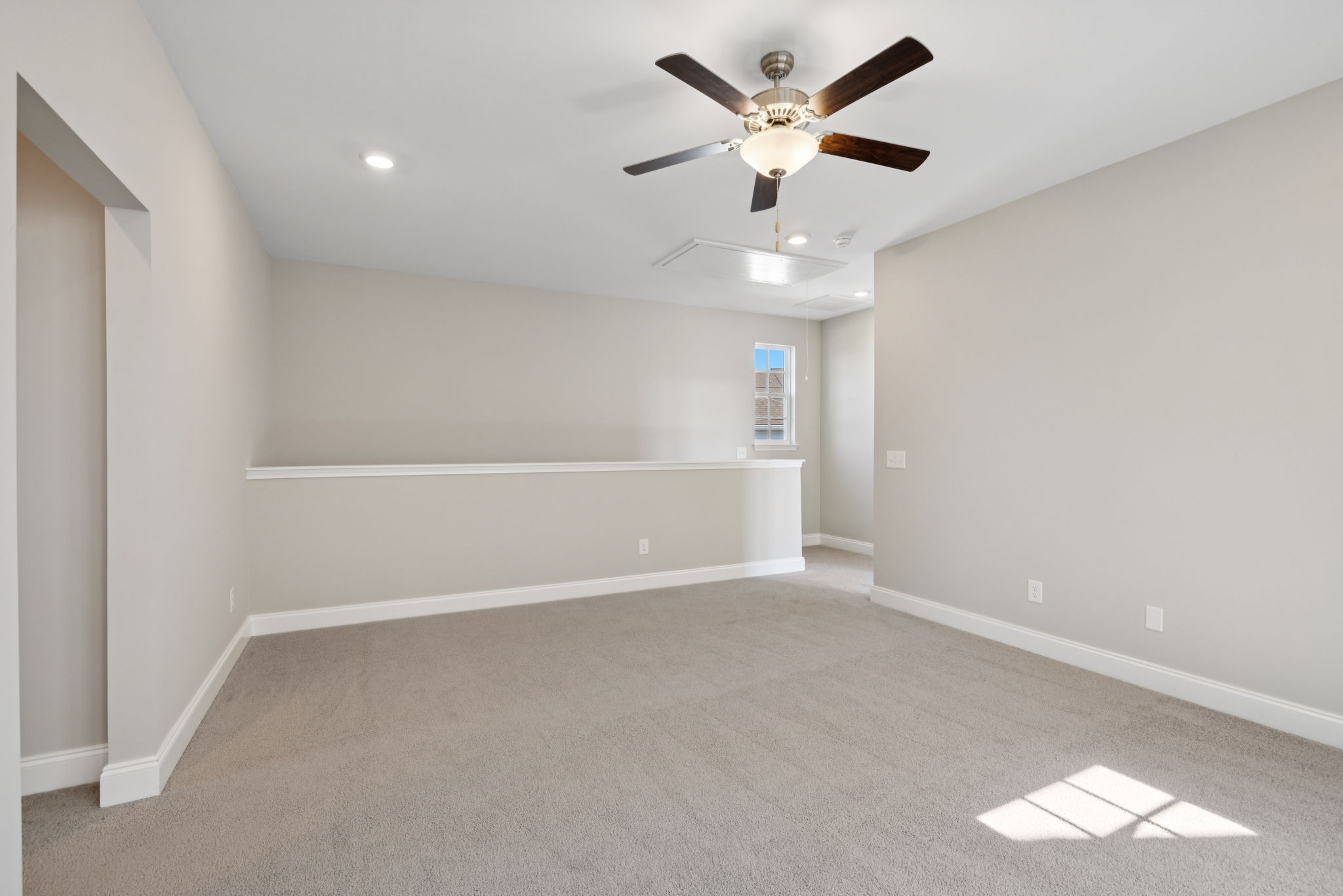 1012 Stoneleigh Ln