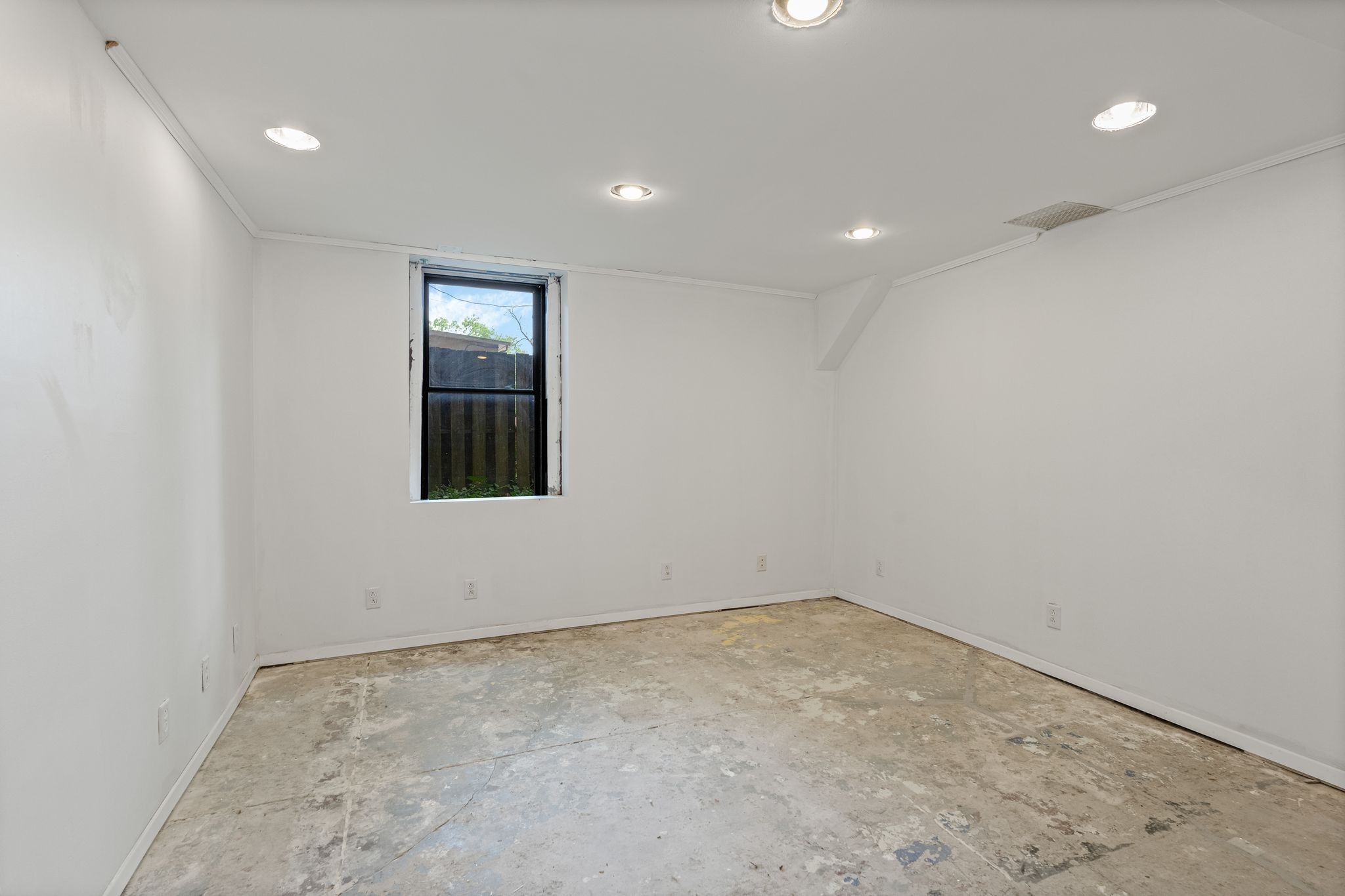 339 Chesterfield Ave
