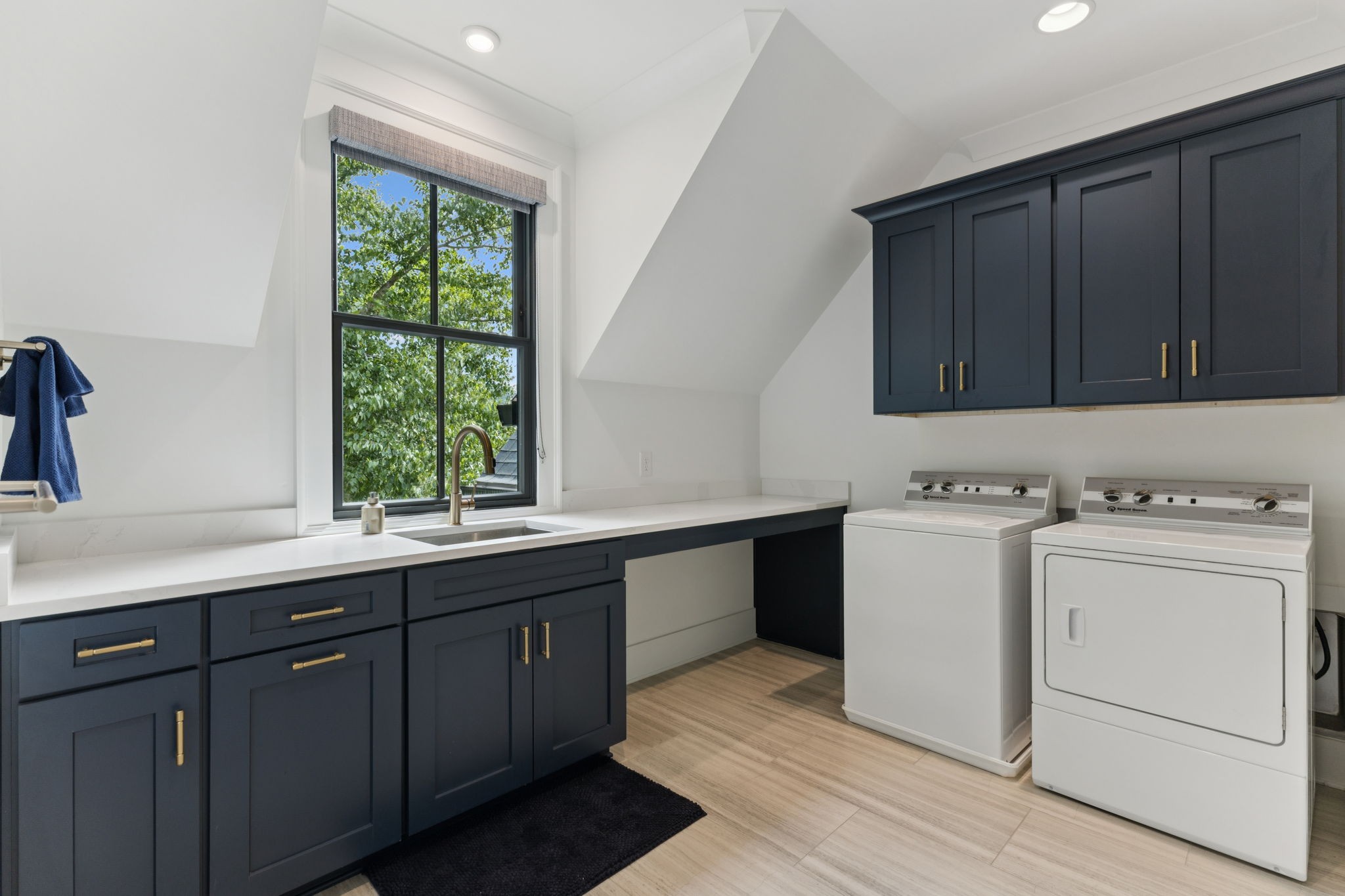 910 Robertson Academy Rd