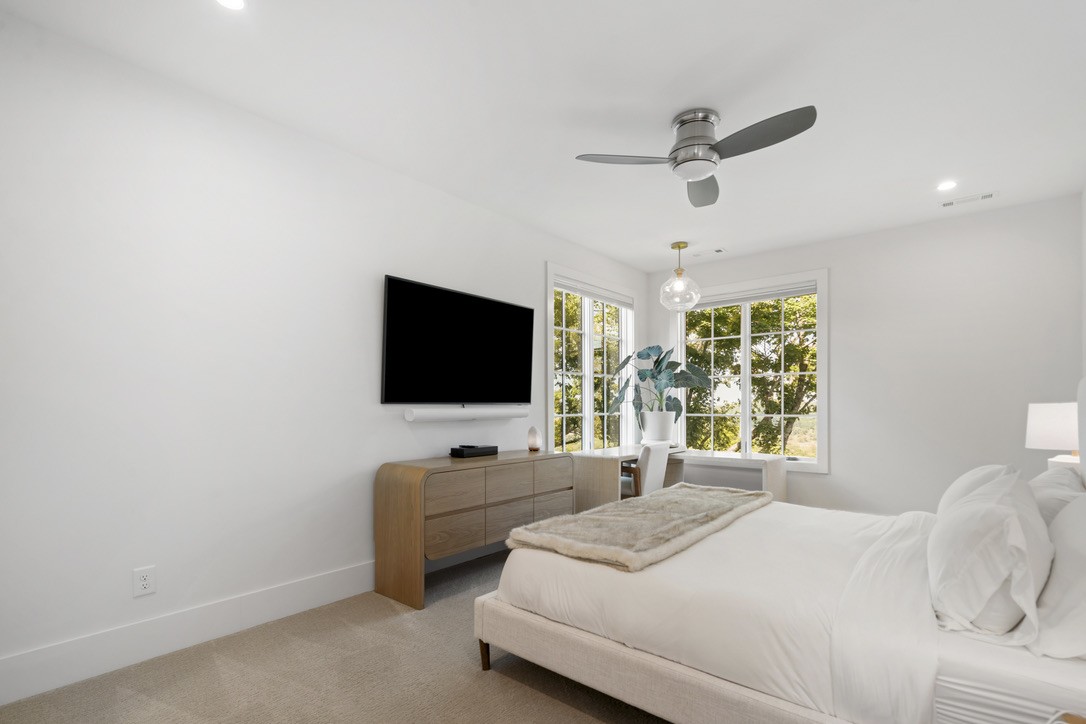 1235 Bradley Dr