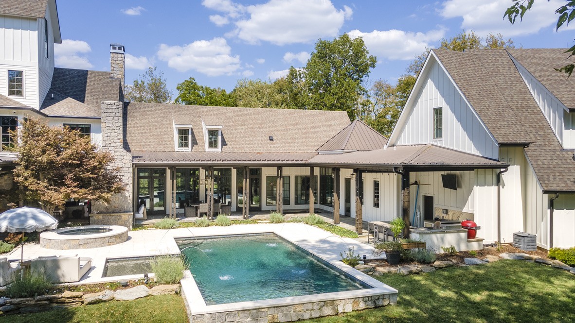 1235 Bradley Dr
