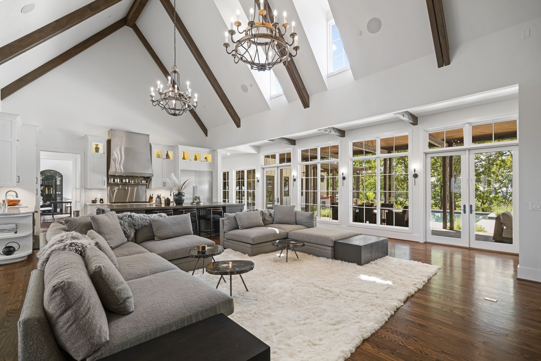 1235 Bradley Dr