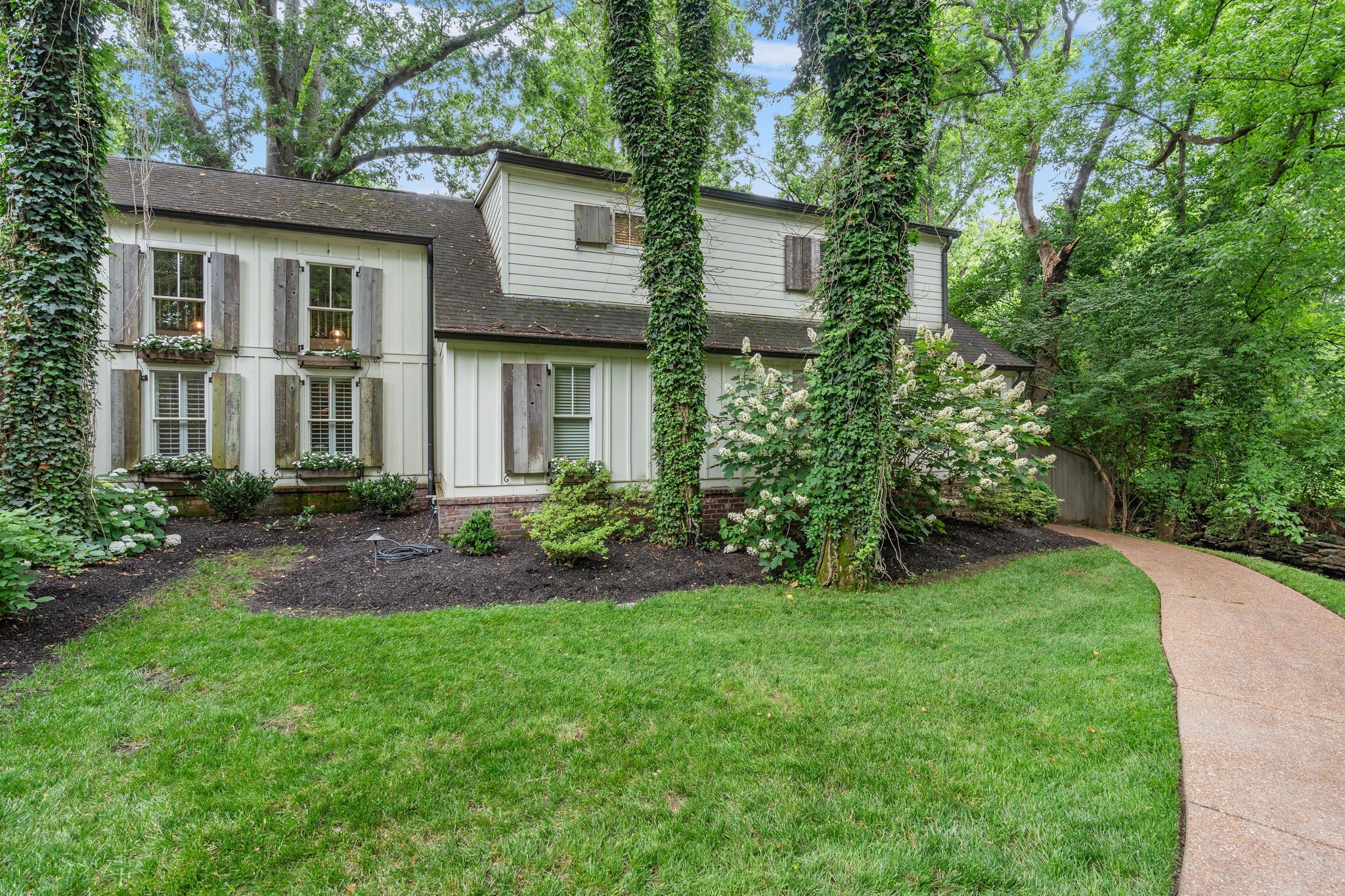 3907 Trimble Rd