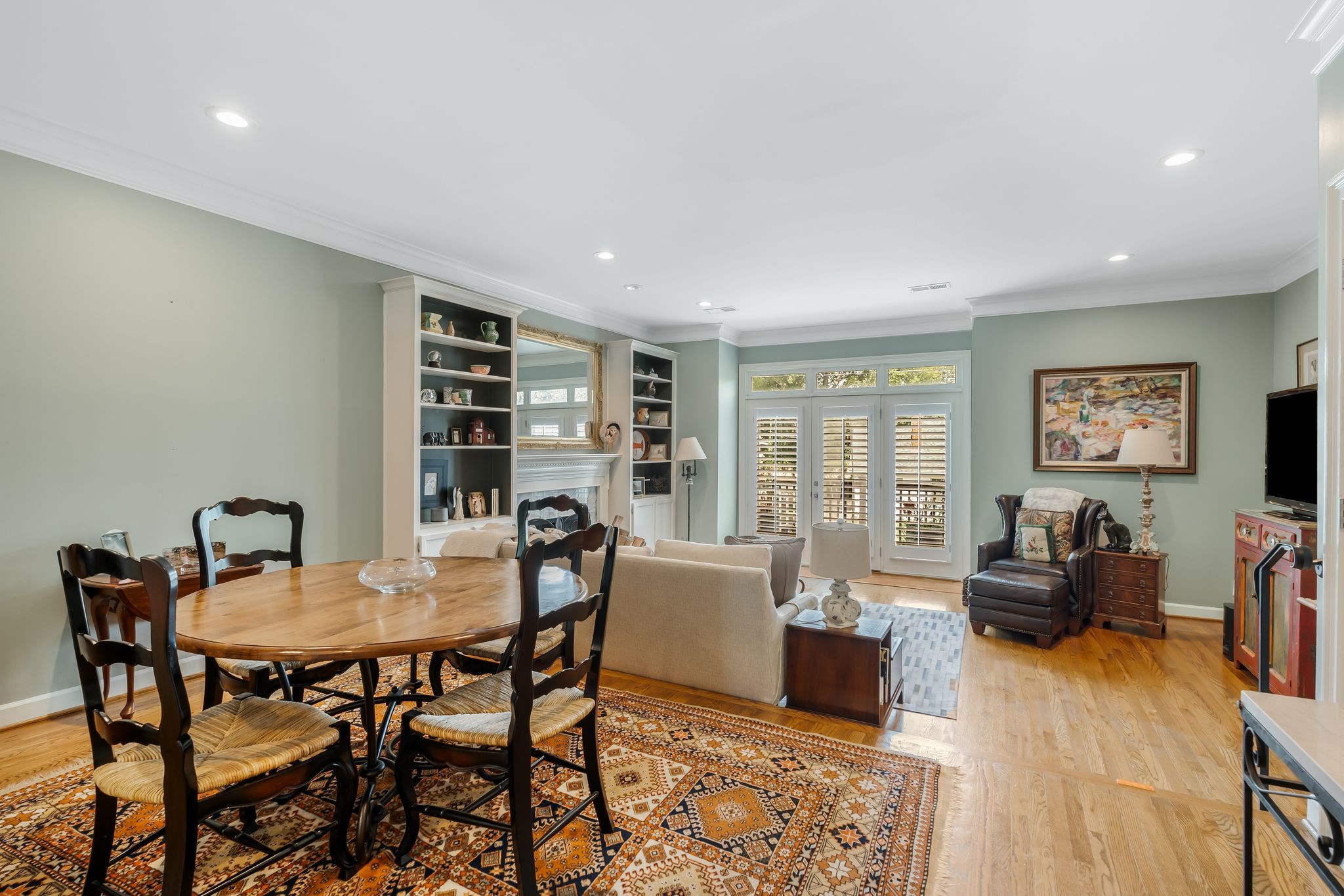2828 Woodlawn Drive