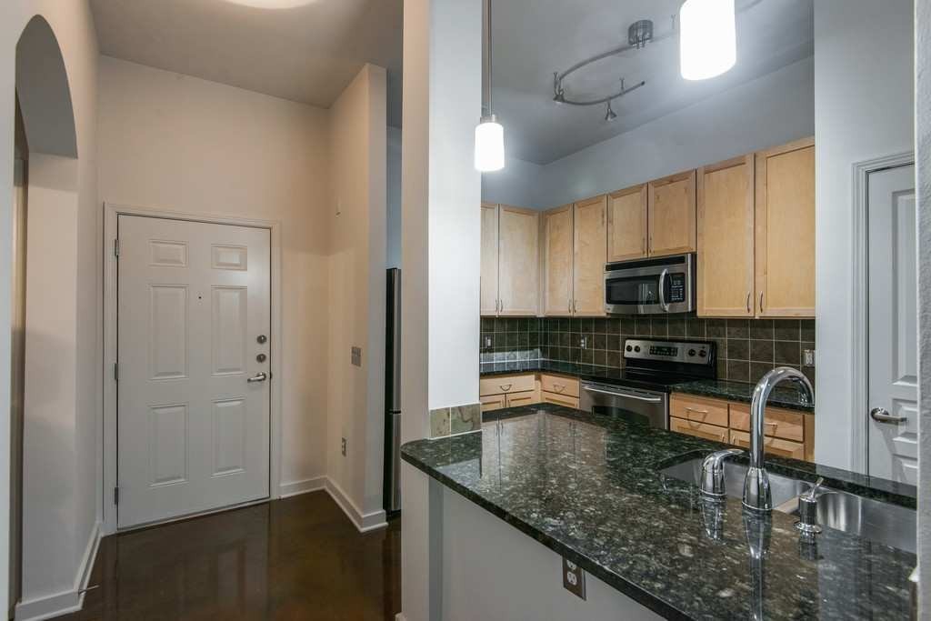 3000 Vanderbilt Pl Unit: 105