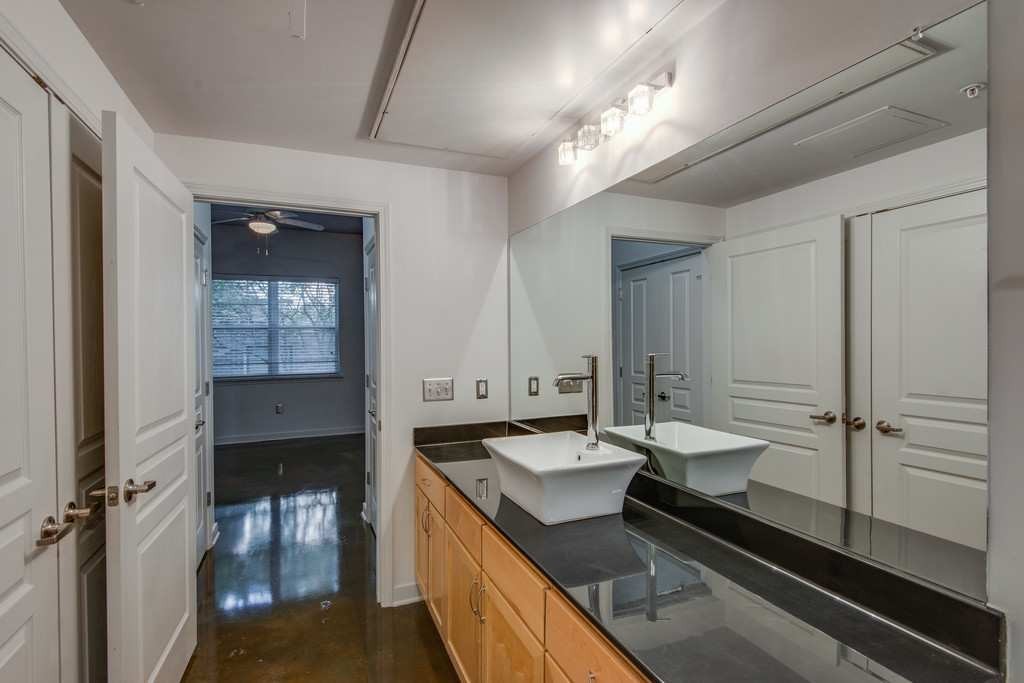 3000 Vanderbilt Pl Unit: 105