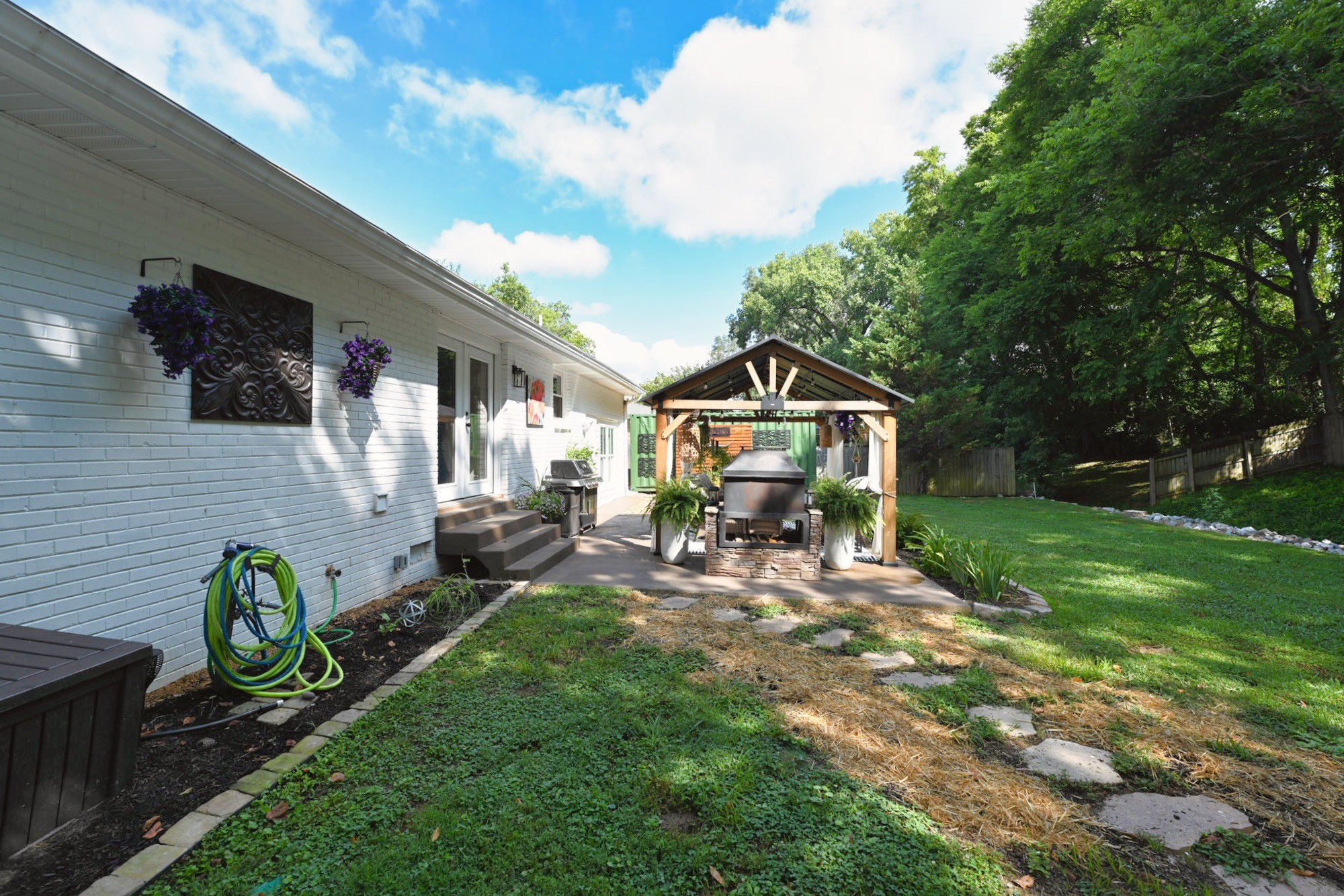 692 Brewer Dr