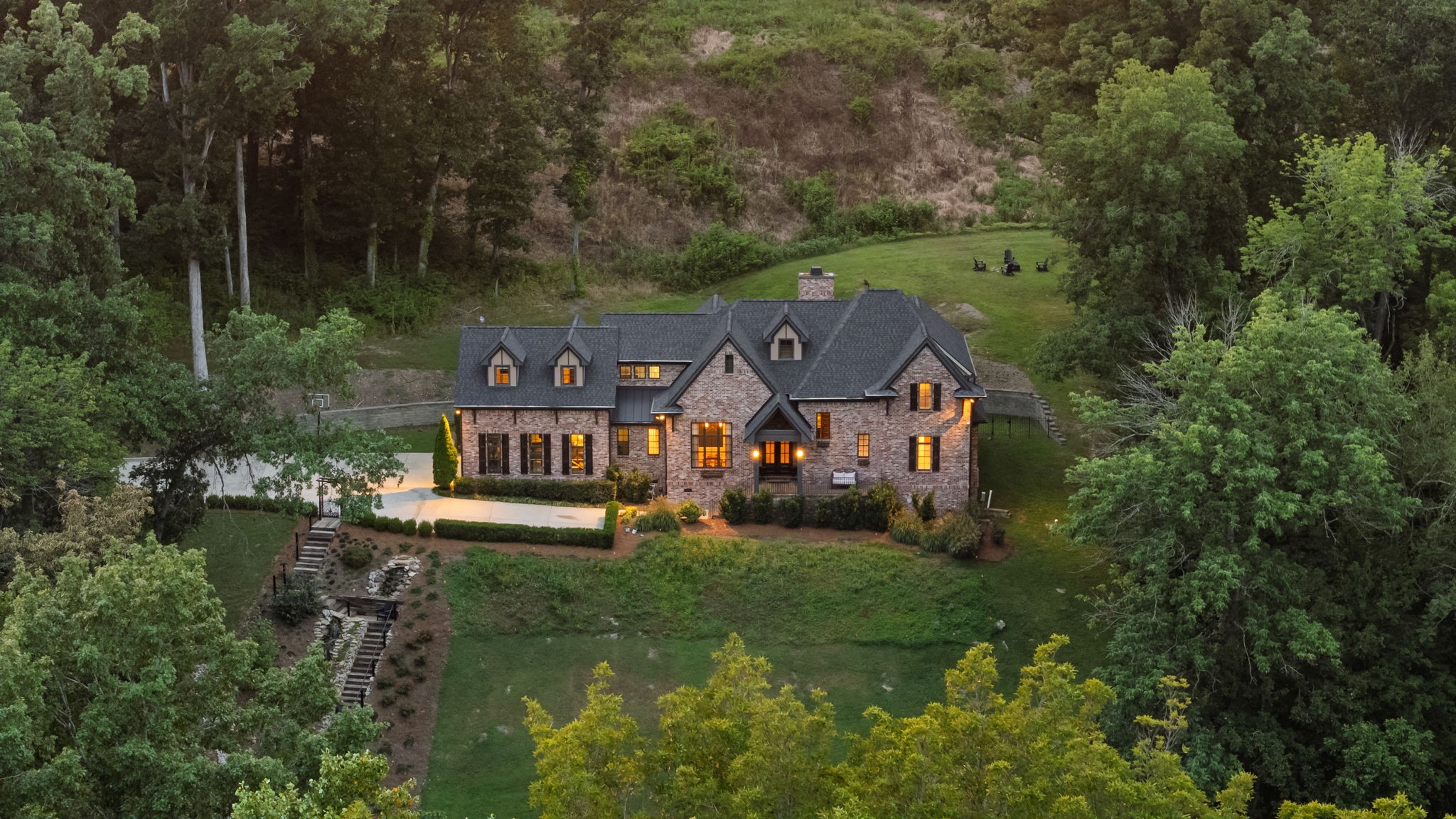 7518 River Road Pike