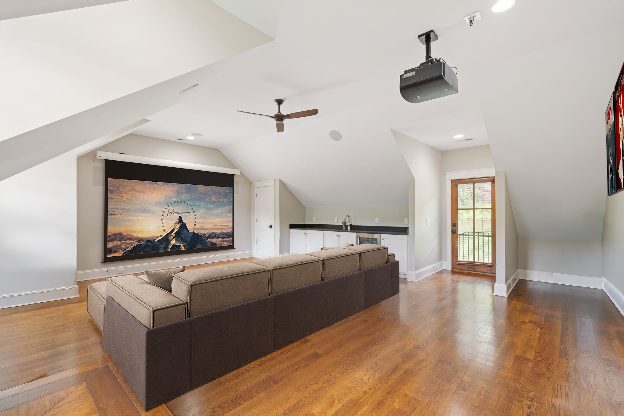 7518 River Road Pike