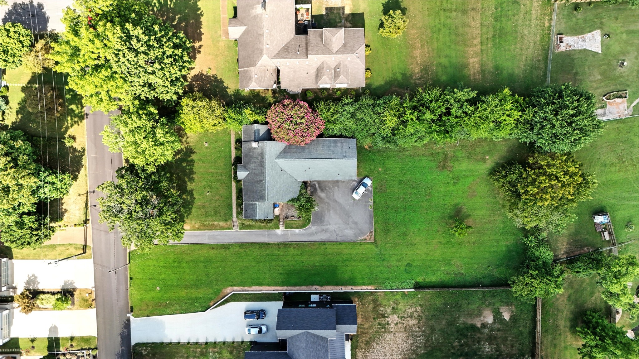 945 Inverness Ave