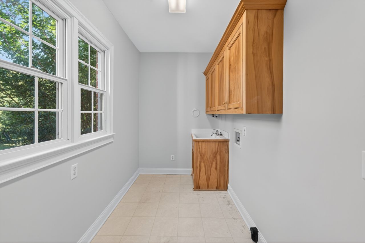 2236 Avery Valley Dr