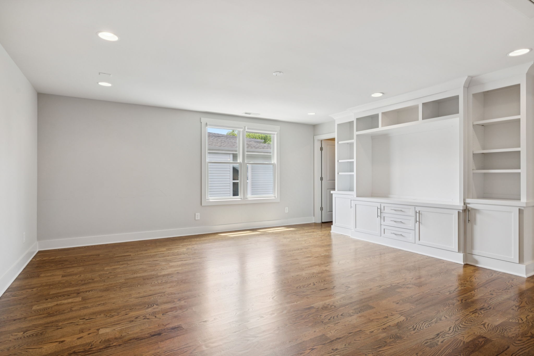 2310 Vaulx Ln
