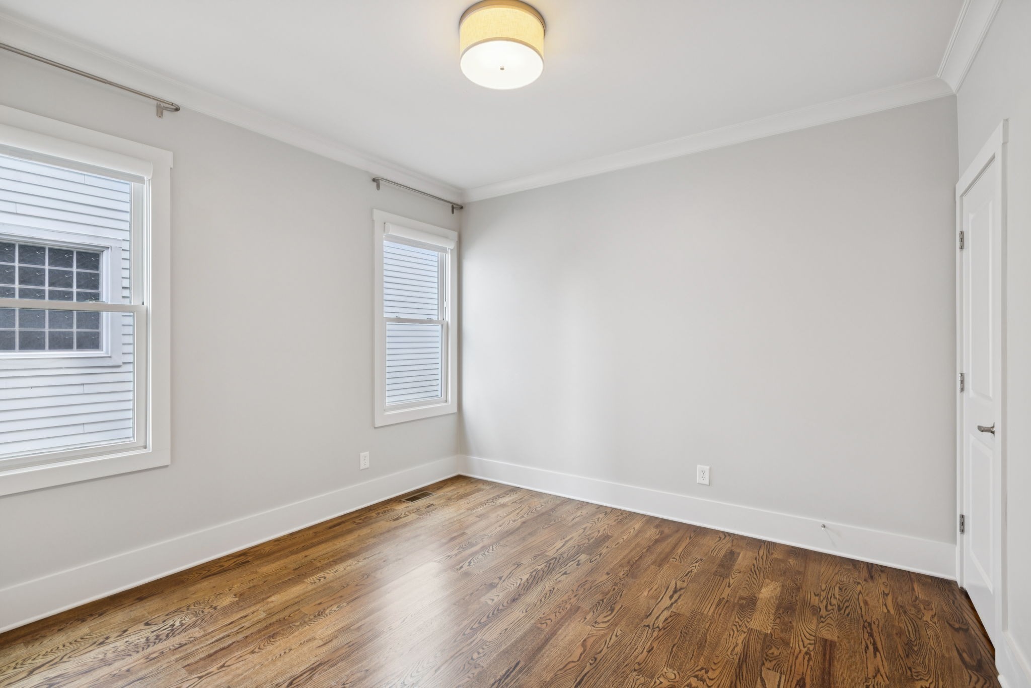 2310 Vaulx Ln