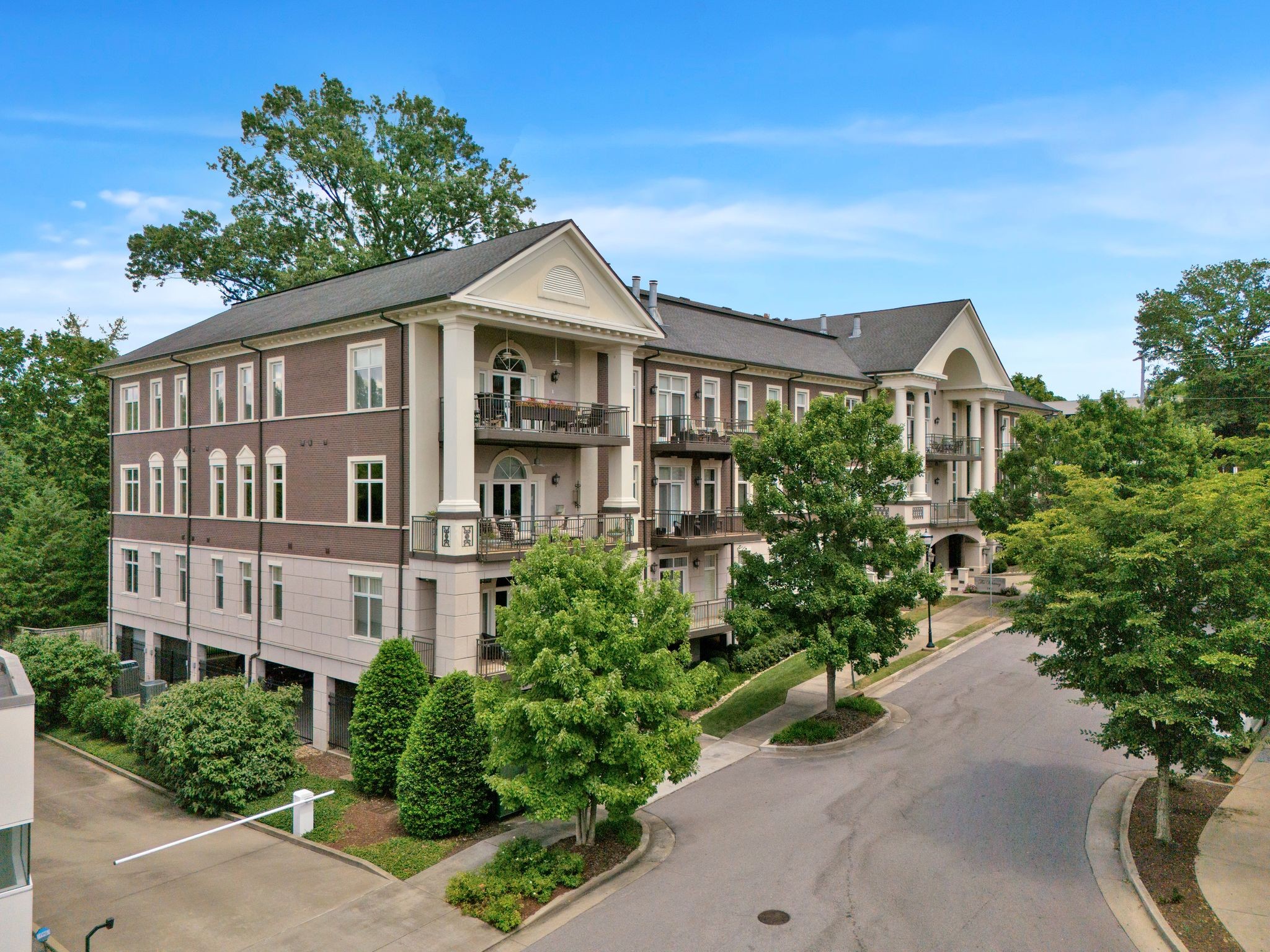 2411 Crestmoor Rd Unit: 3