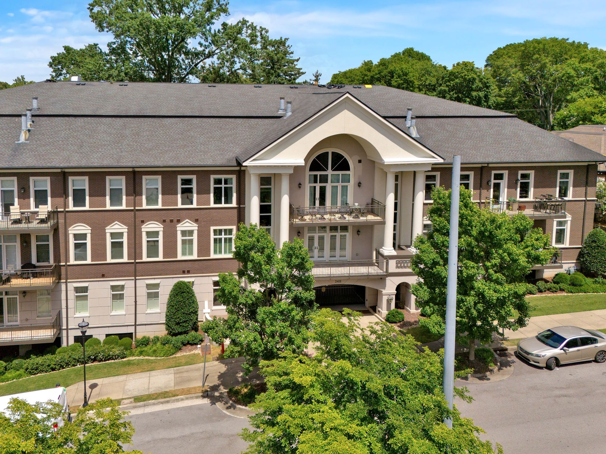 2411 Crestmoor Rd Unit: 3