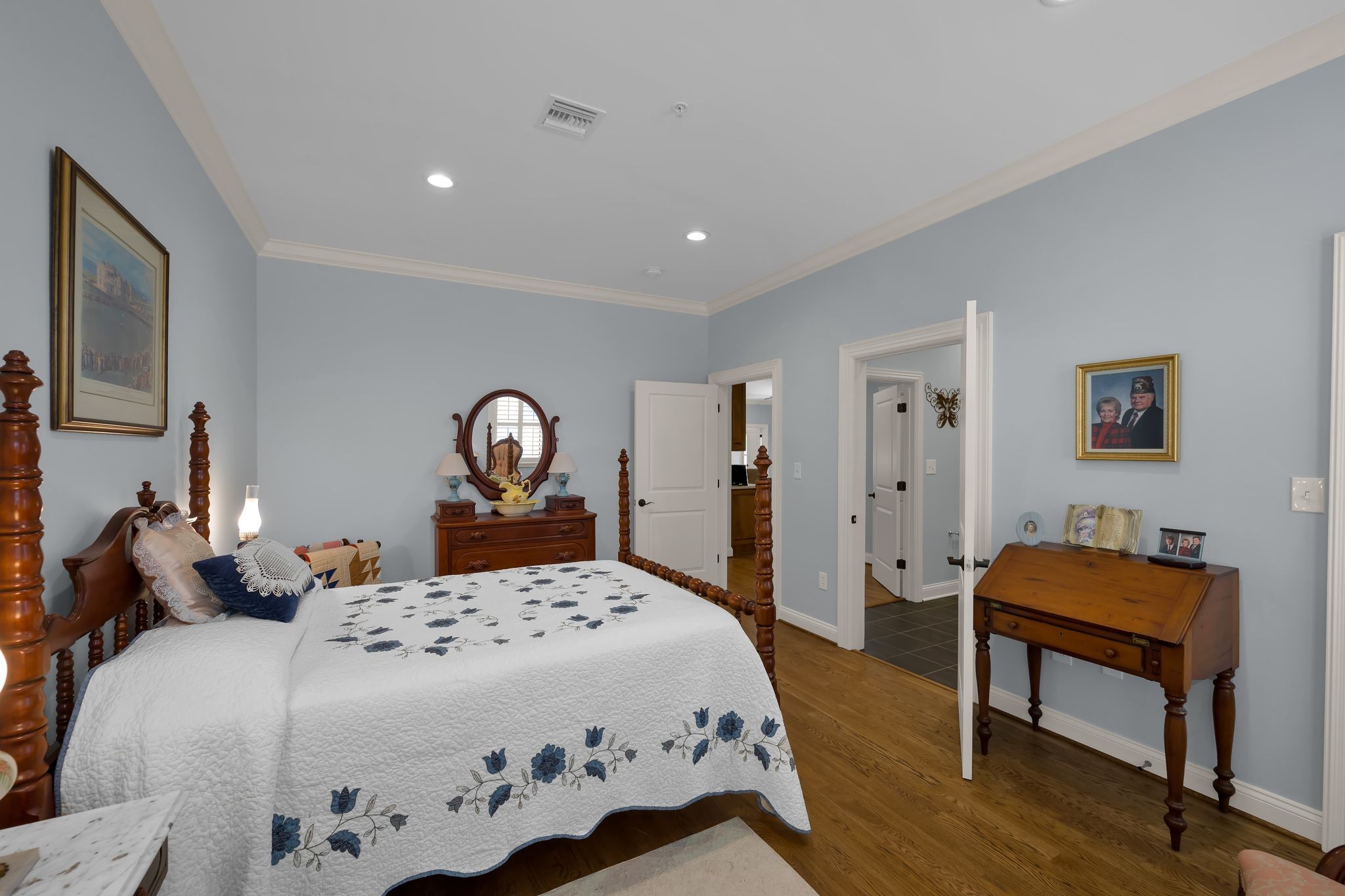 2411 Crestmoor Rd Unit: 3
