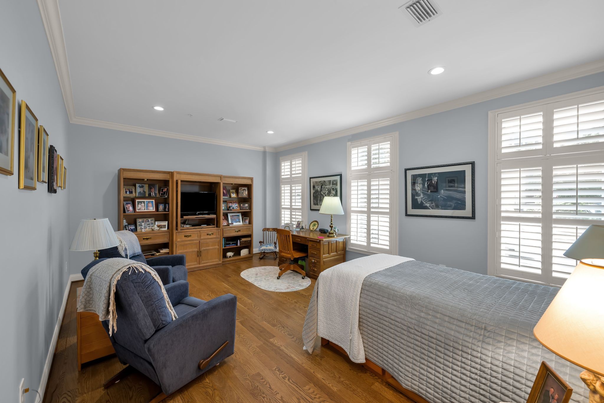 2411 Crestmoor Rd Unit: 3
