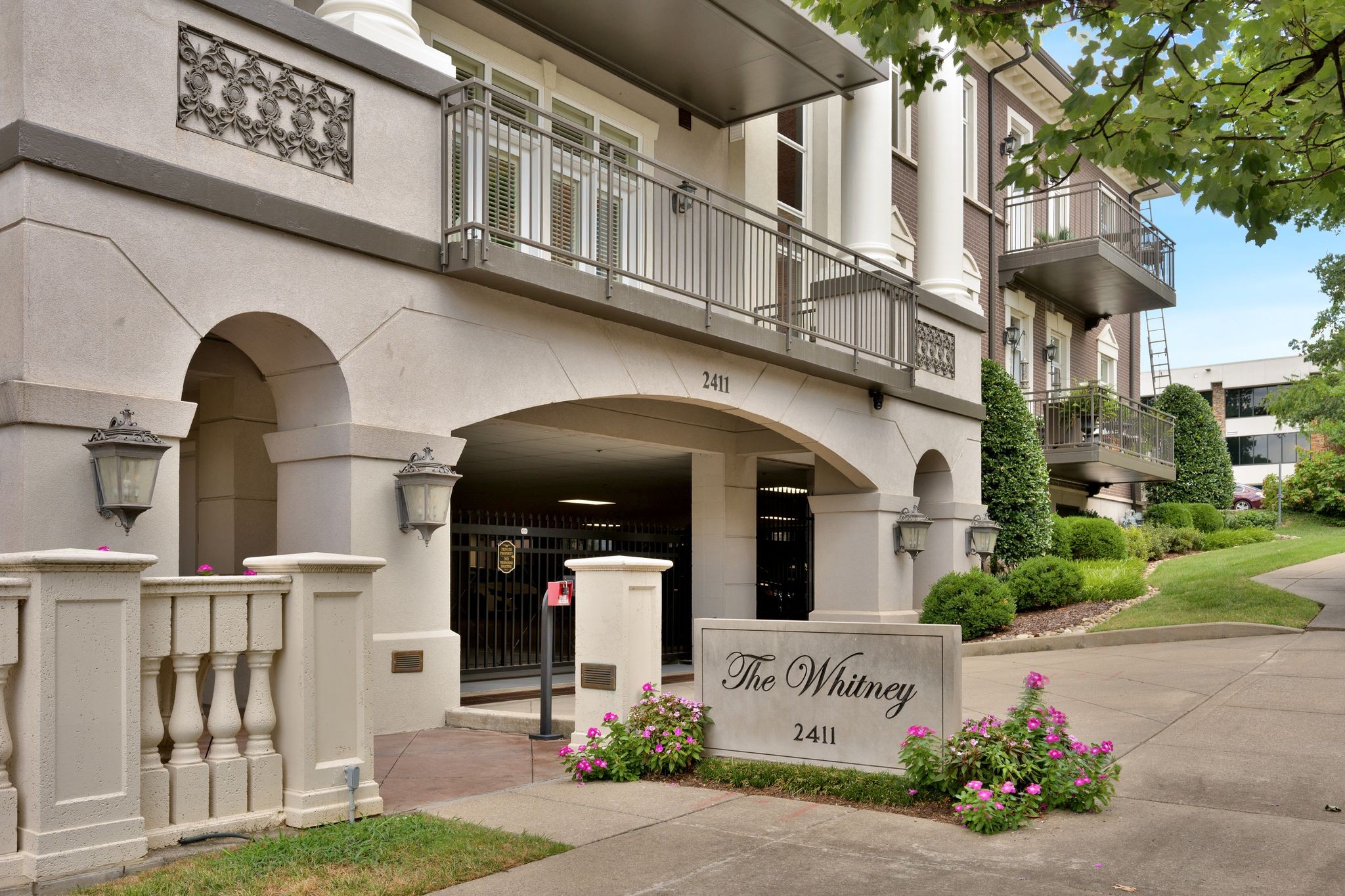 2411 Crestmoor Rd Unit: 3