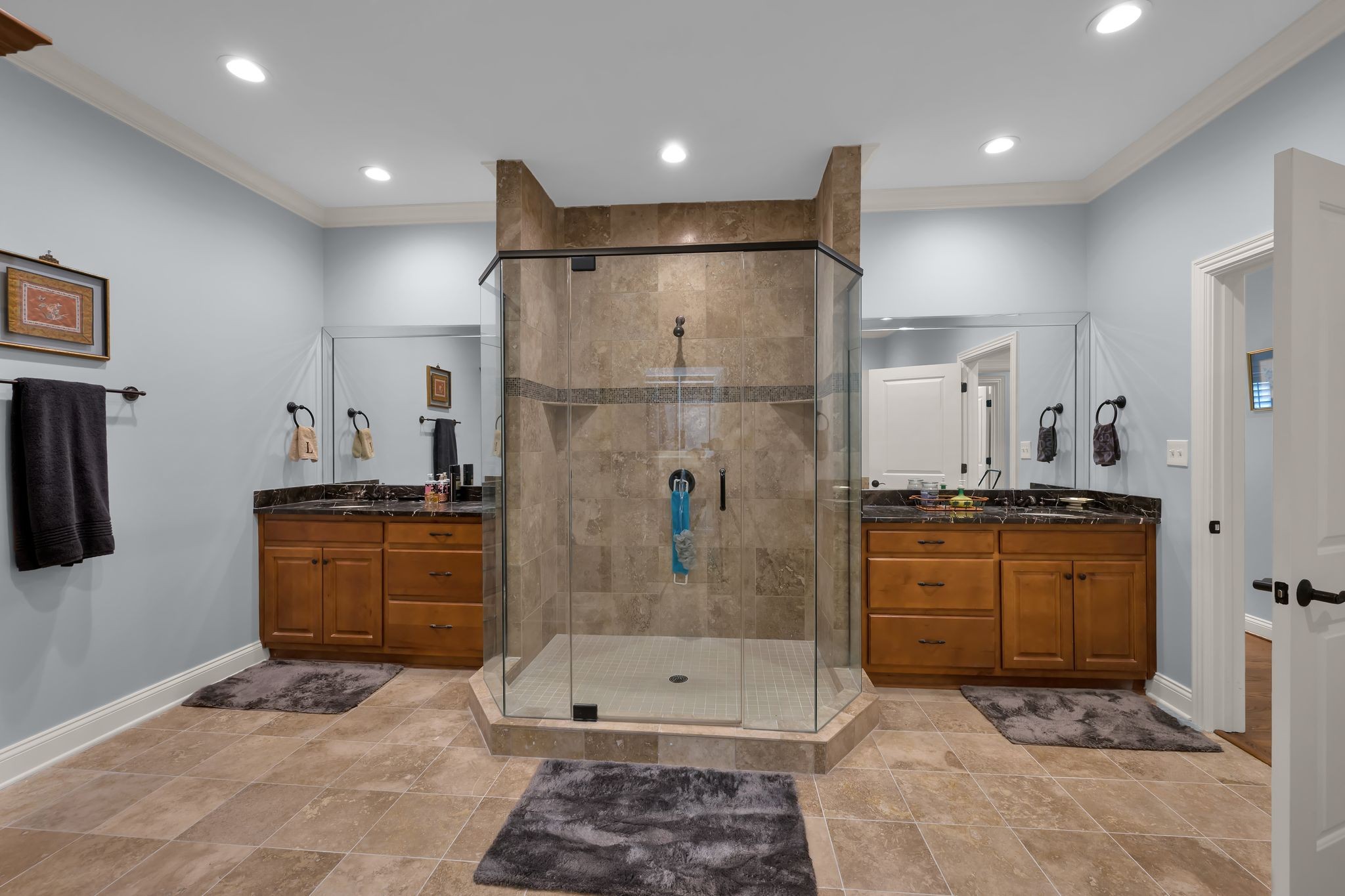 2411 Crestmoor Rd Unit: 3