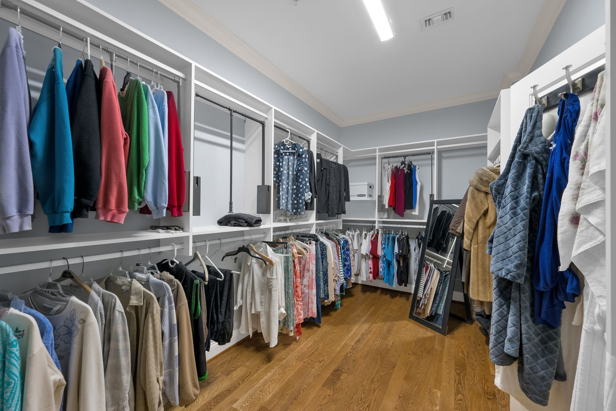 2411 Crestmoor Rd Unit: 3