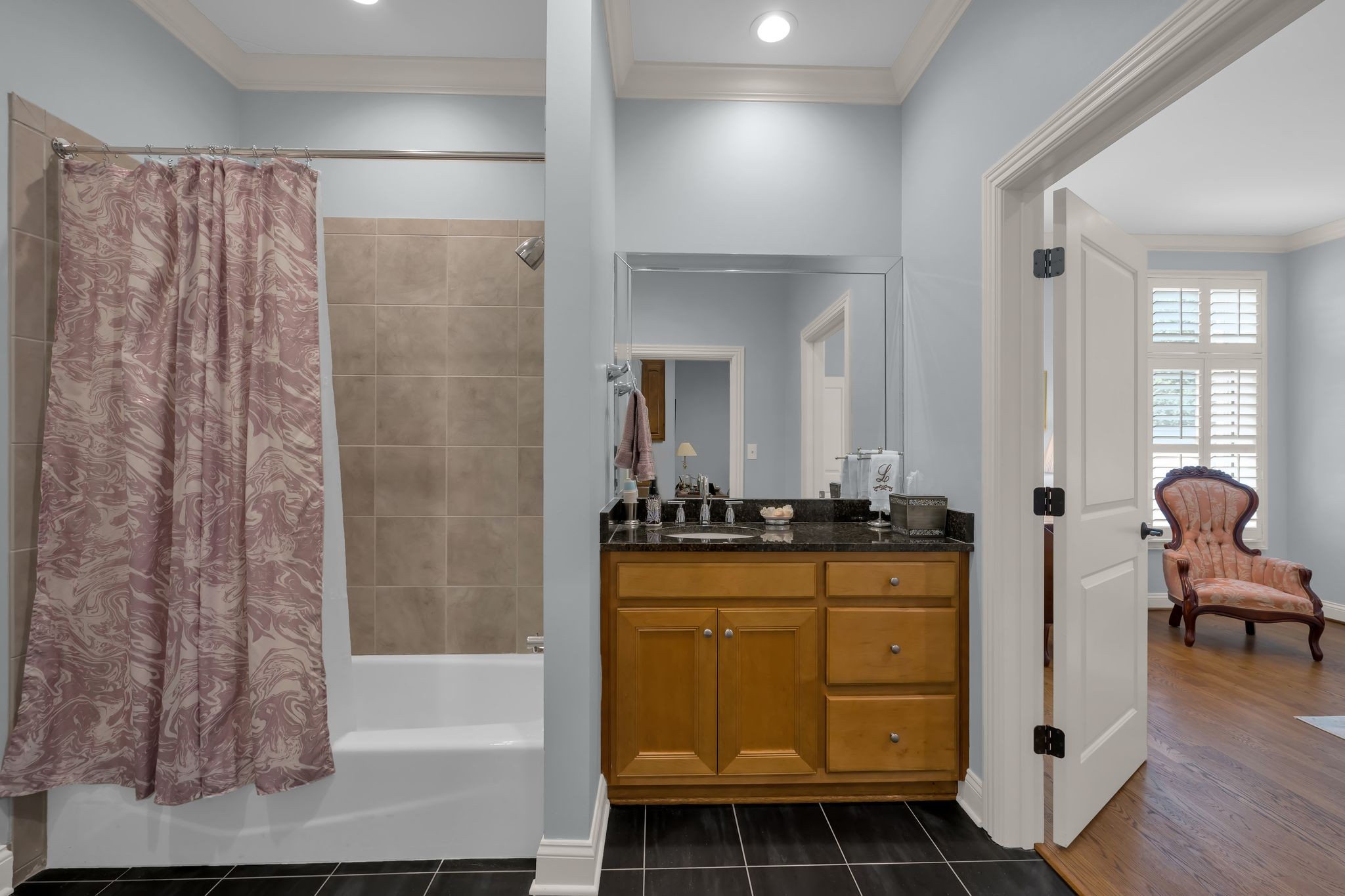 2411 Crestmoor Rd Unit: 3
