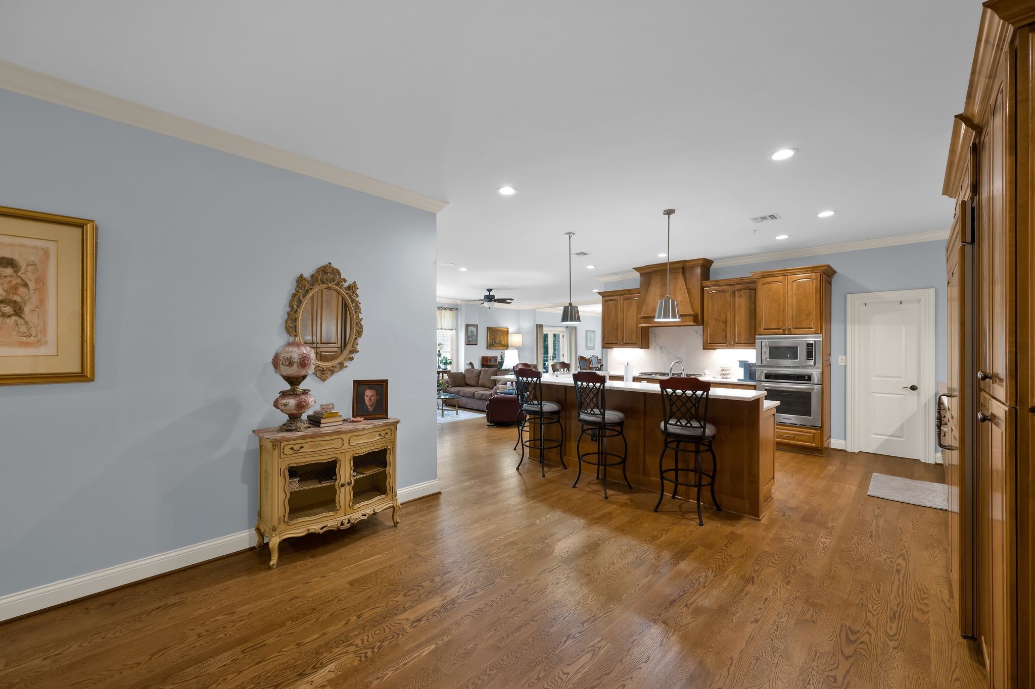 2411 Crestmoor Rd Unit: 3