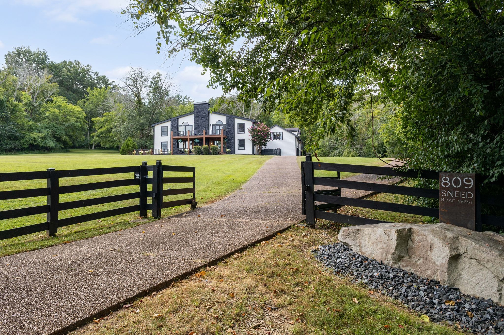 809 Sneed Rd, W