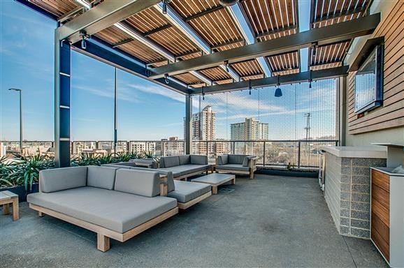 1212 Laurel St Unit: 302