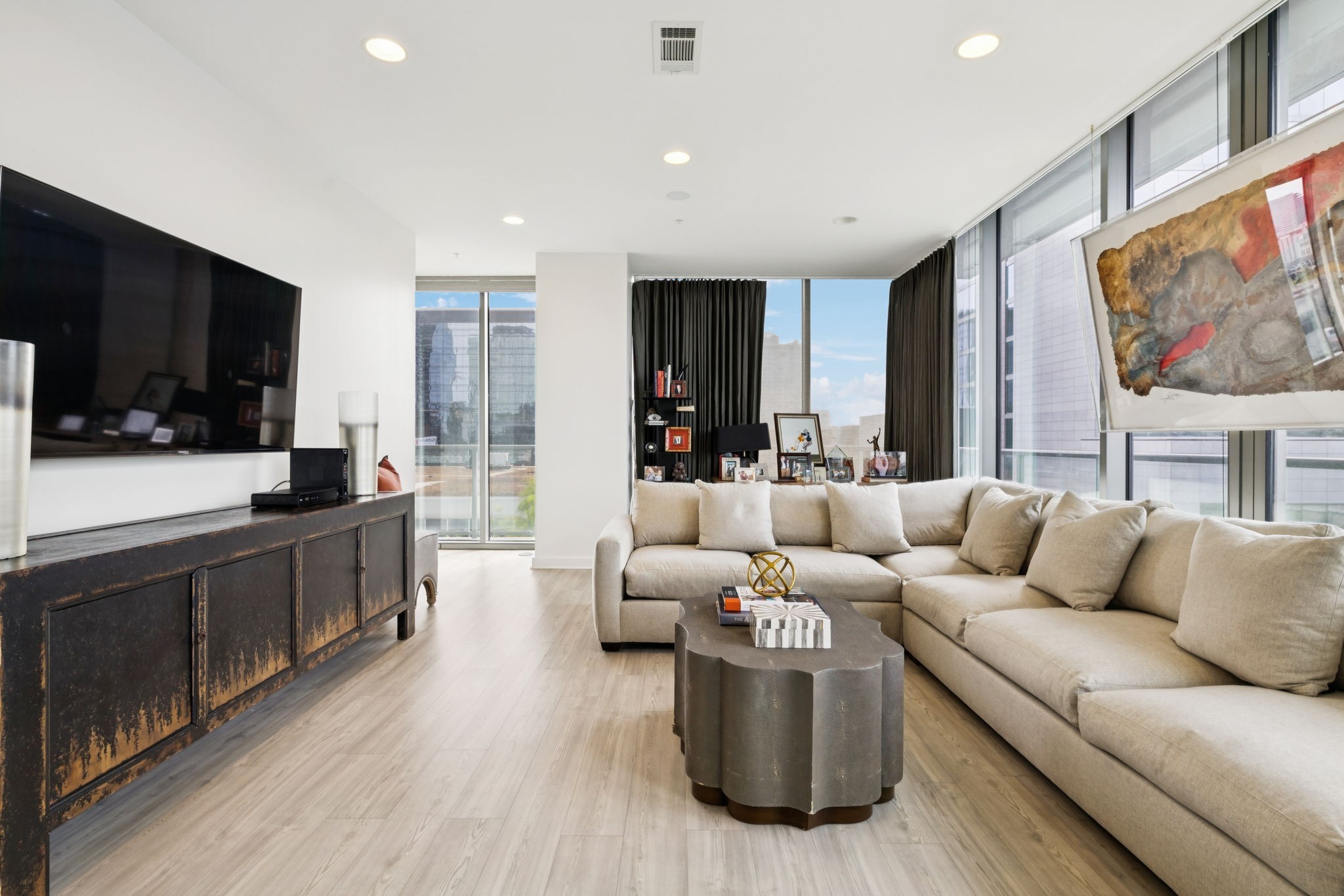 1212 Laurel St Unit: 302