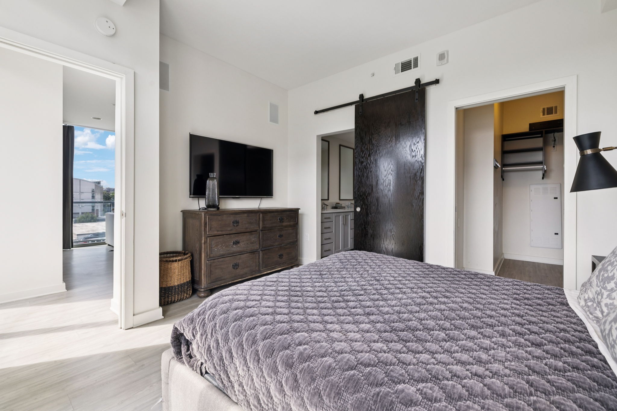 1212 Laurel St Unit: 302