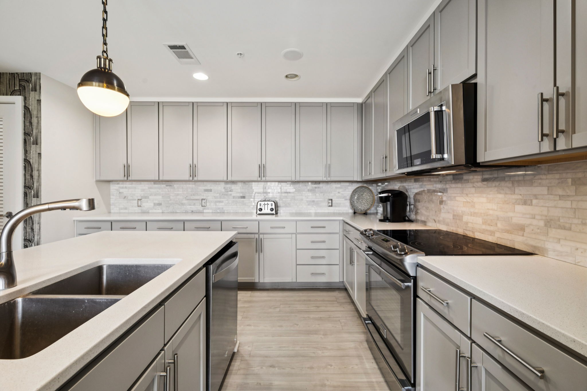 1212 Laurel St Unit: 302