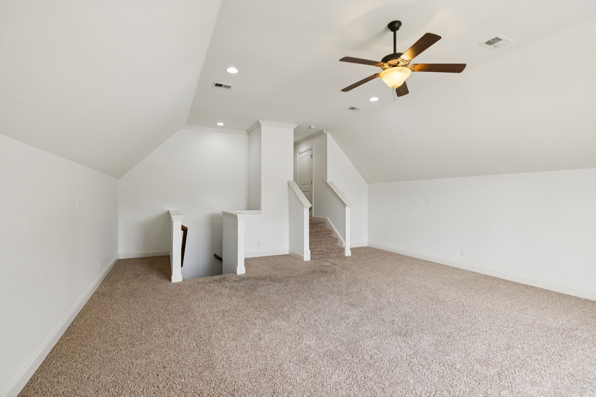 102 Stonefield Dr
