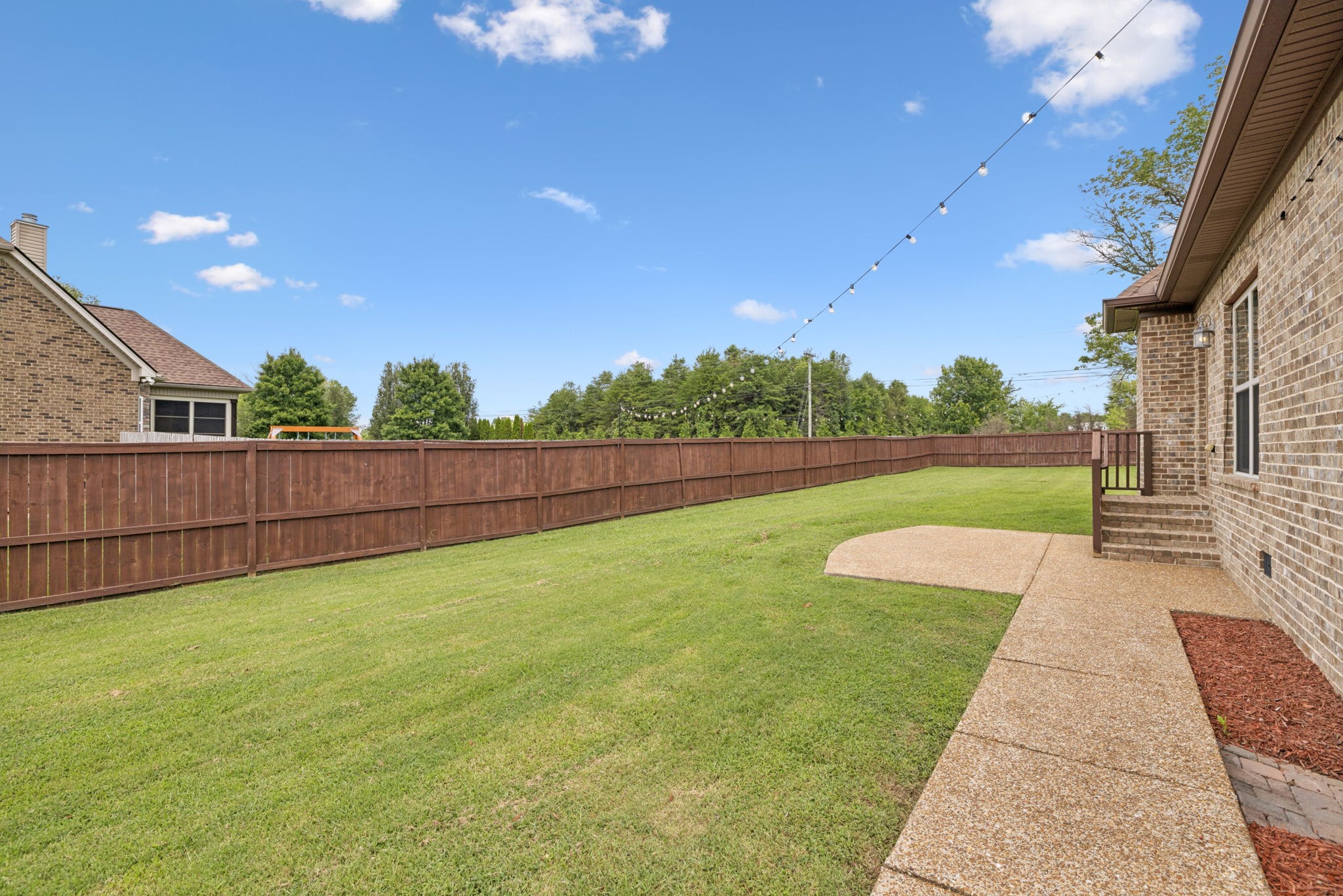 102 Stonefield Dr