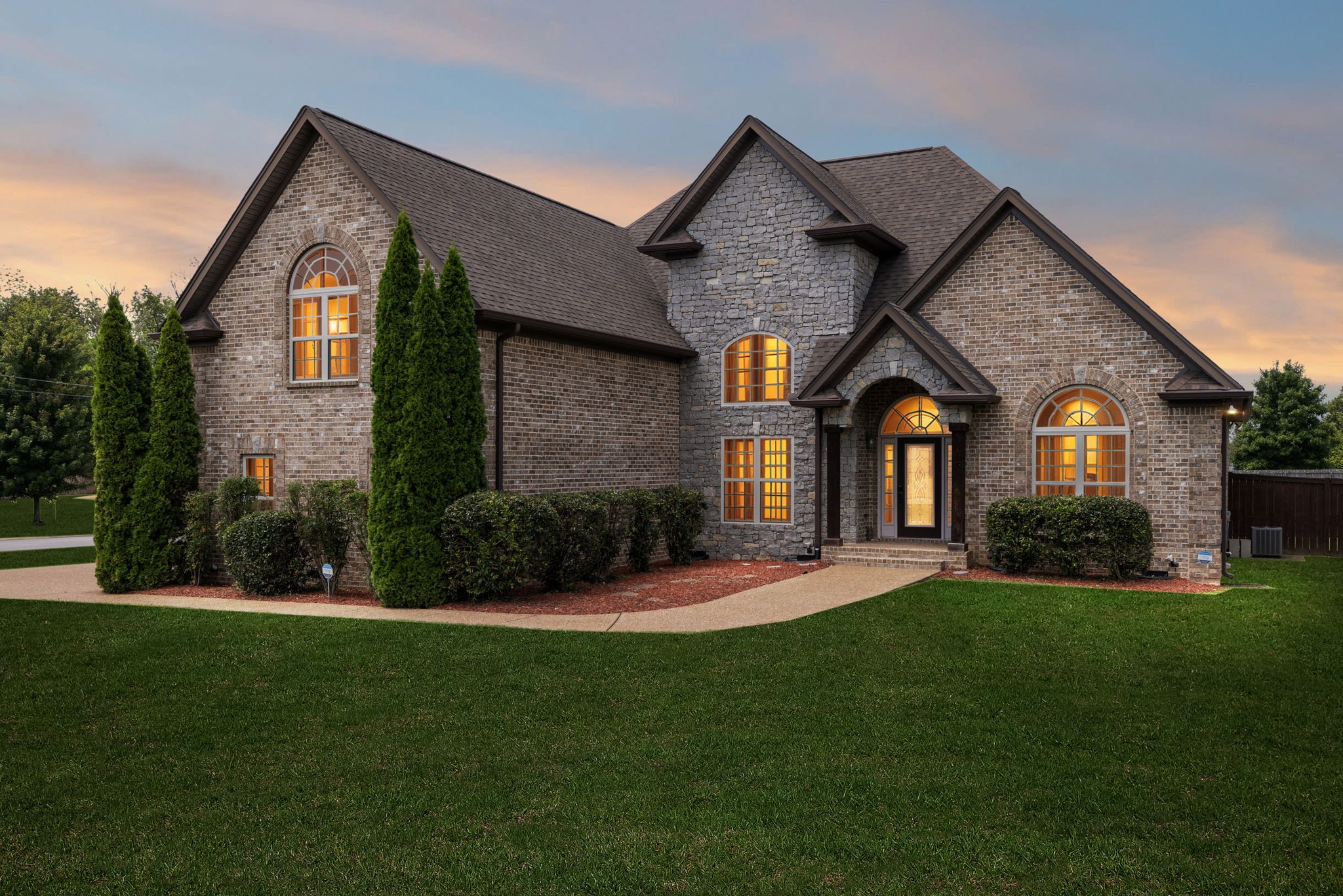102 Stonefield Dr