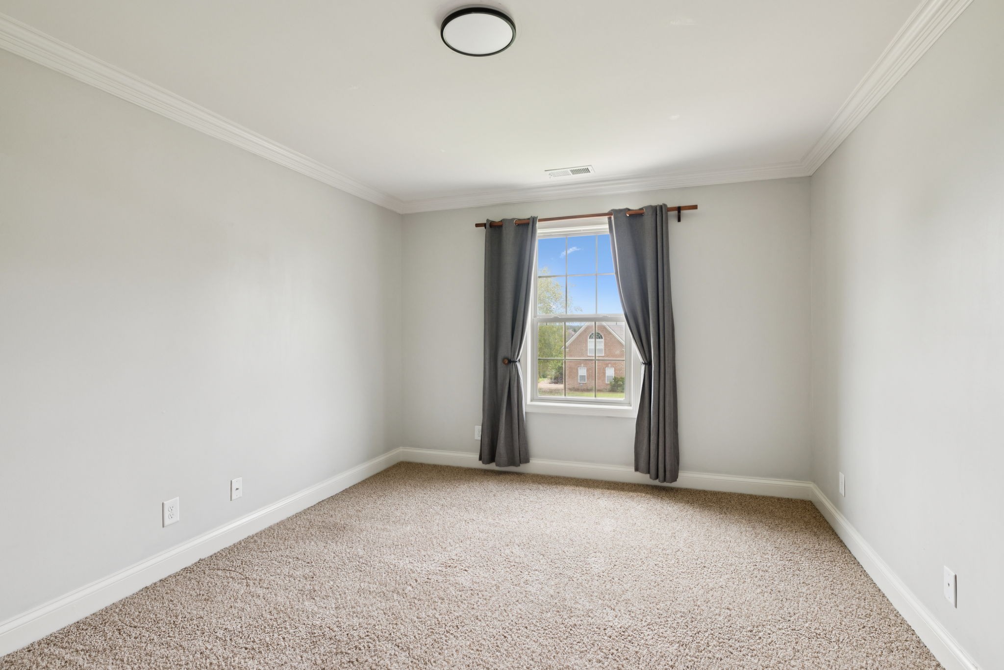 102 Stonefield Dr