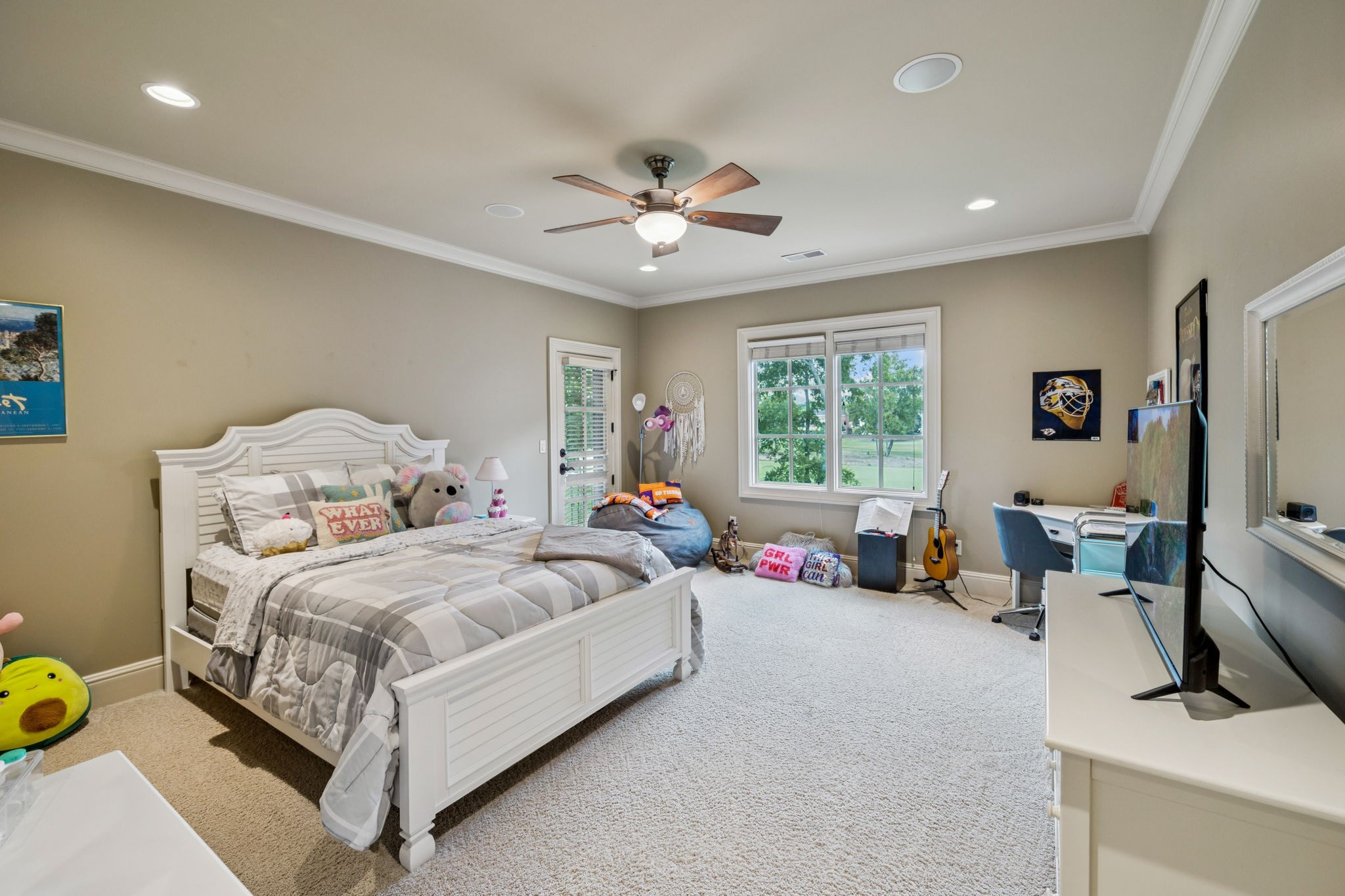 5230 Lysander Ln