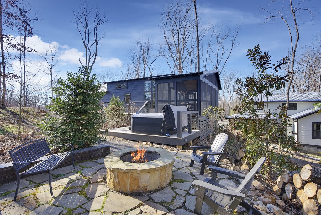 216 Waters Edge Way