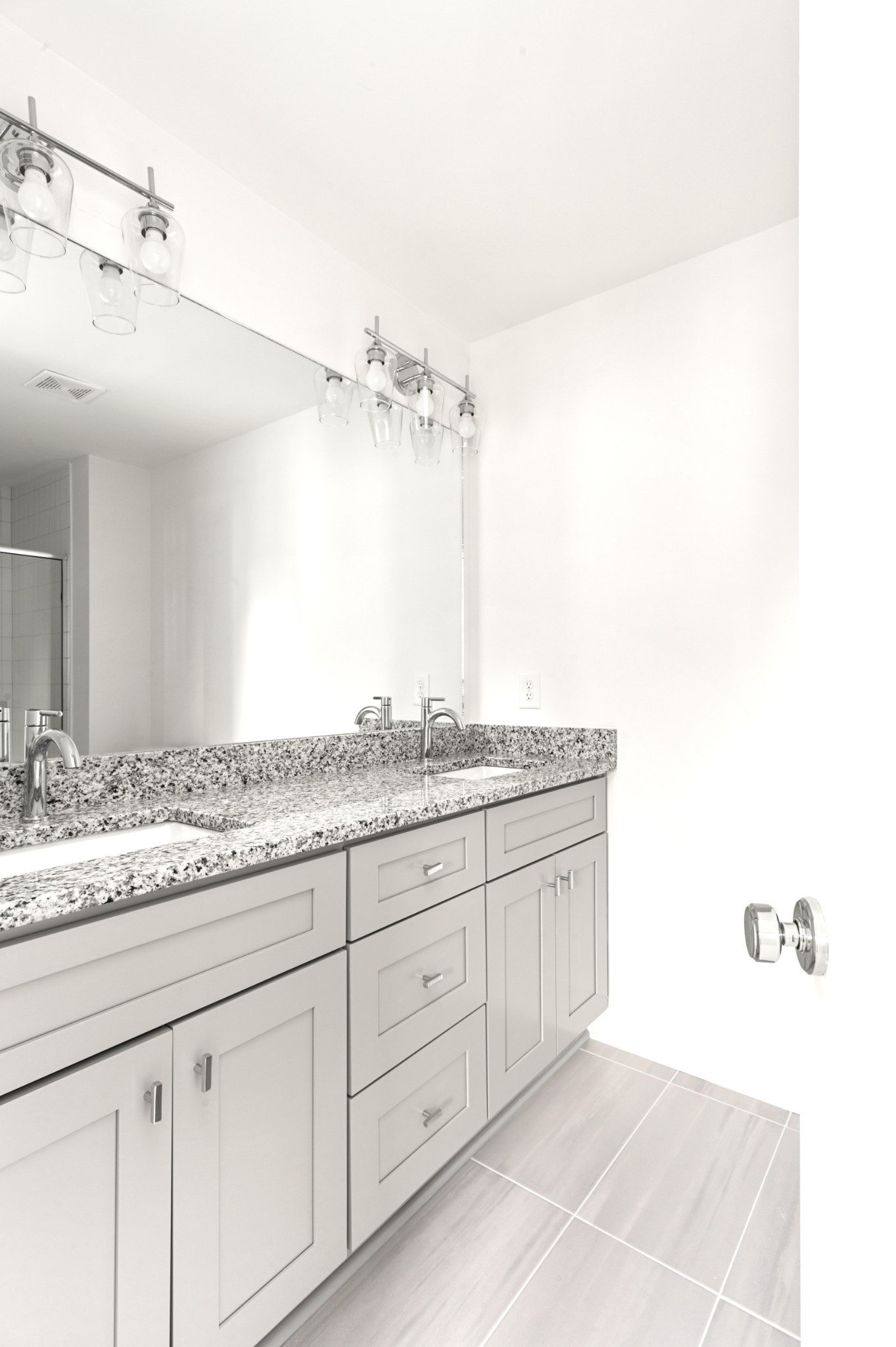 550 Markham St Unit: 24