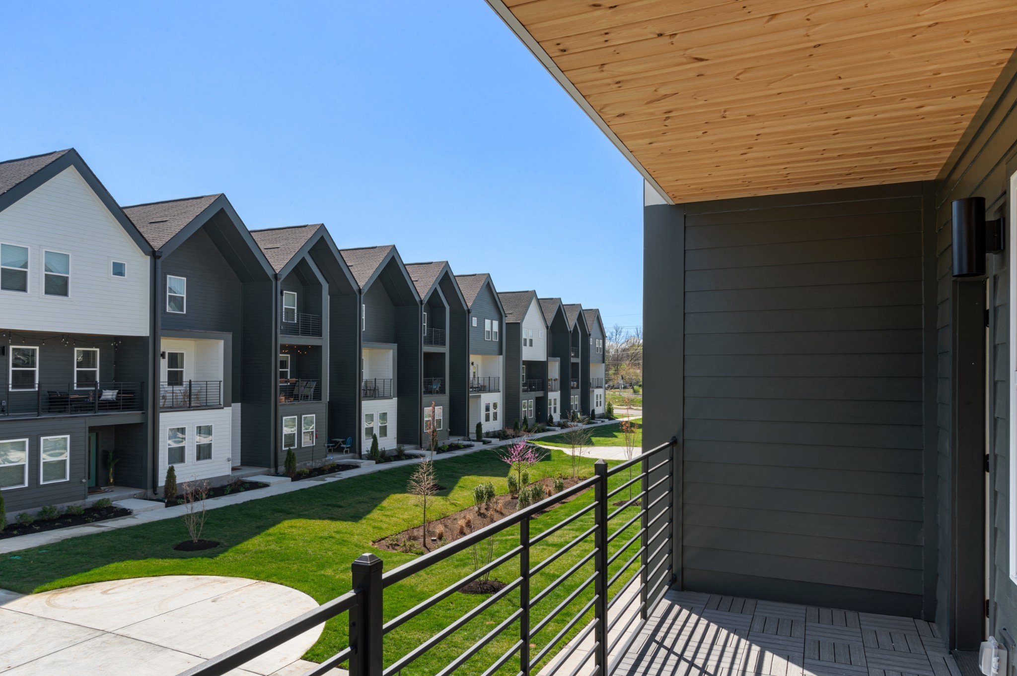 550 Markham St Unit: 24