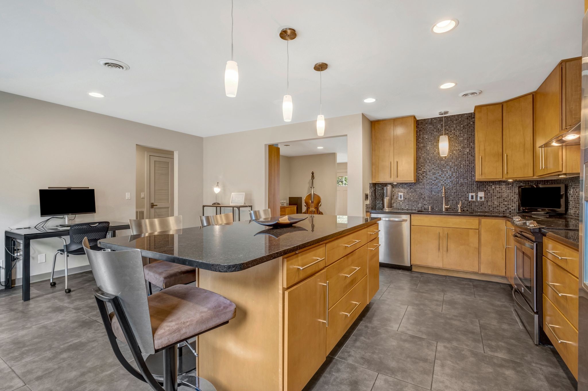 218 Plantation Ct