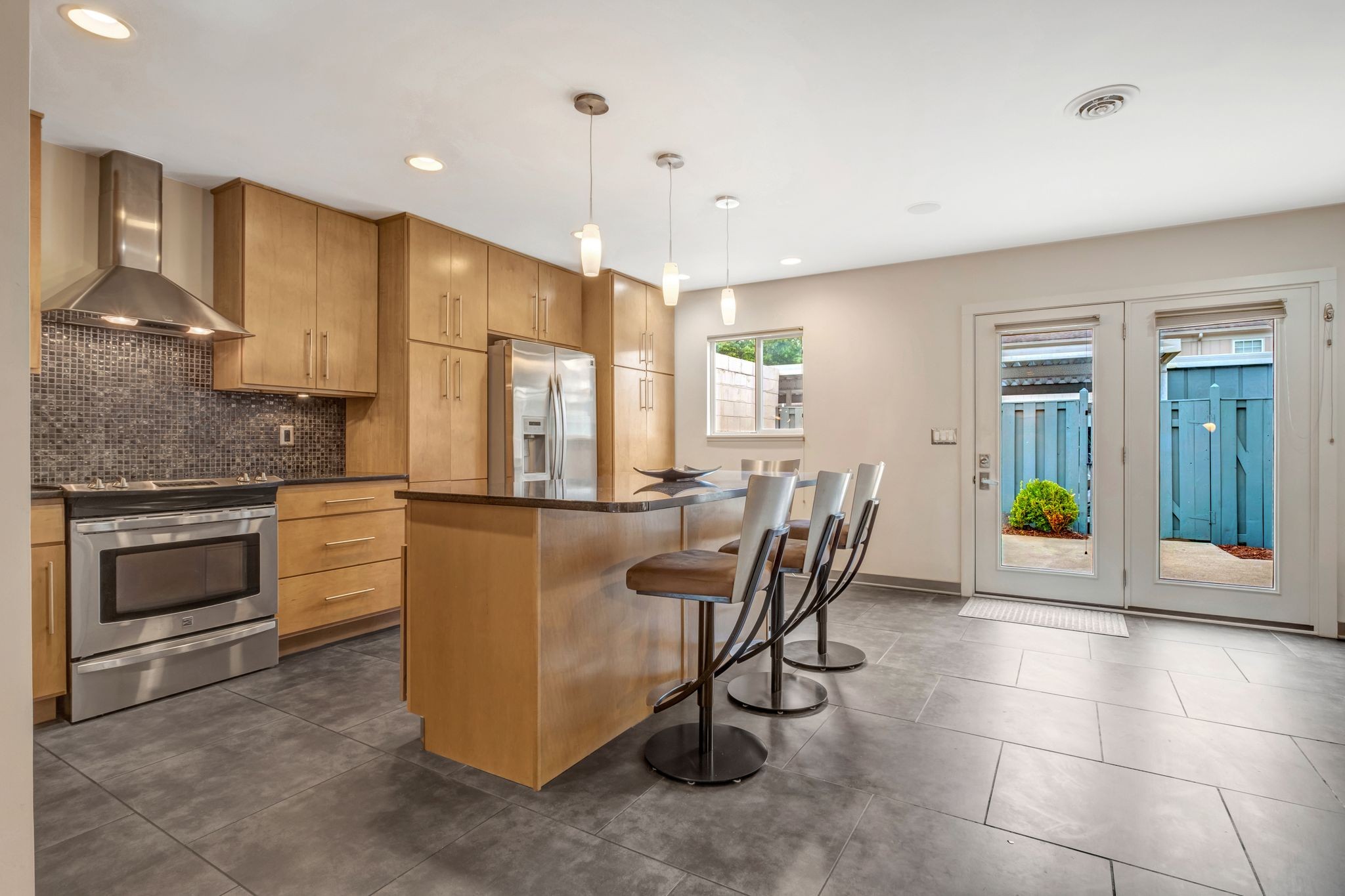 218 Plantation Ct