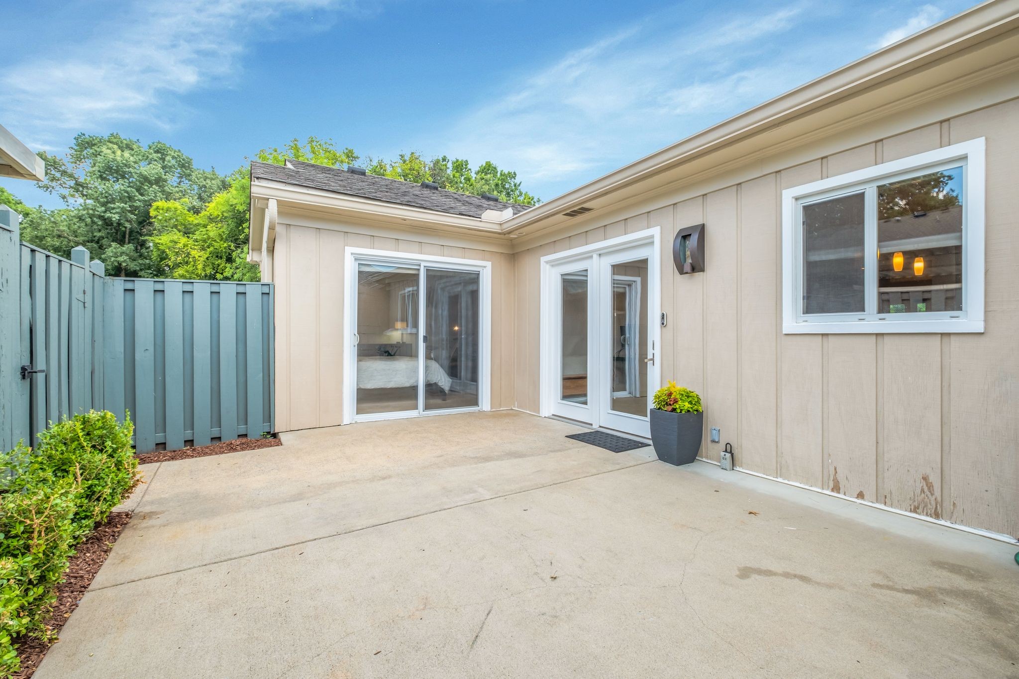 218 Plantation Ct