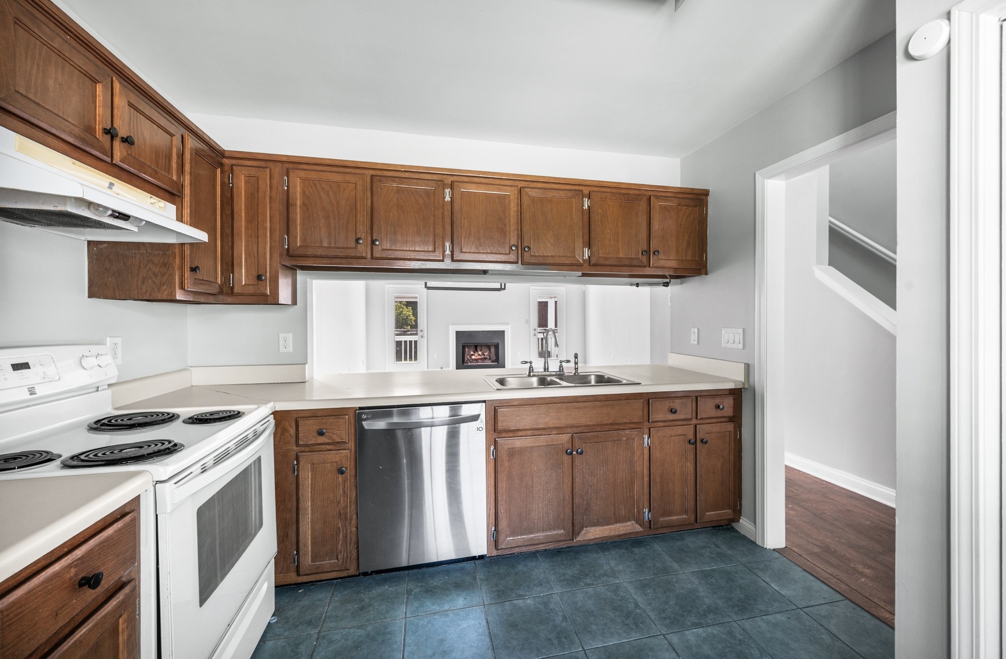 100 Ryan Ct