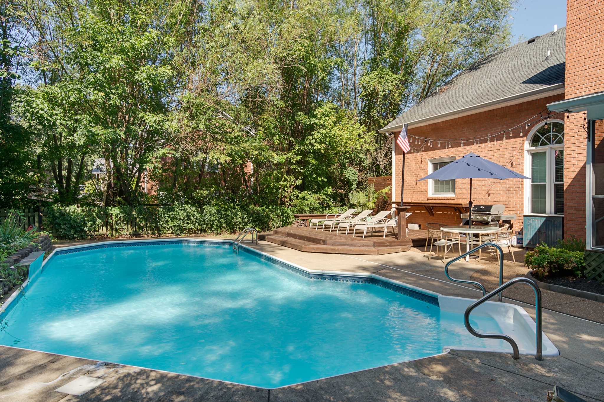 1097 Cedarview Ln