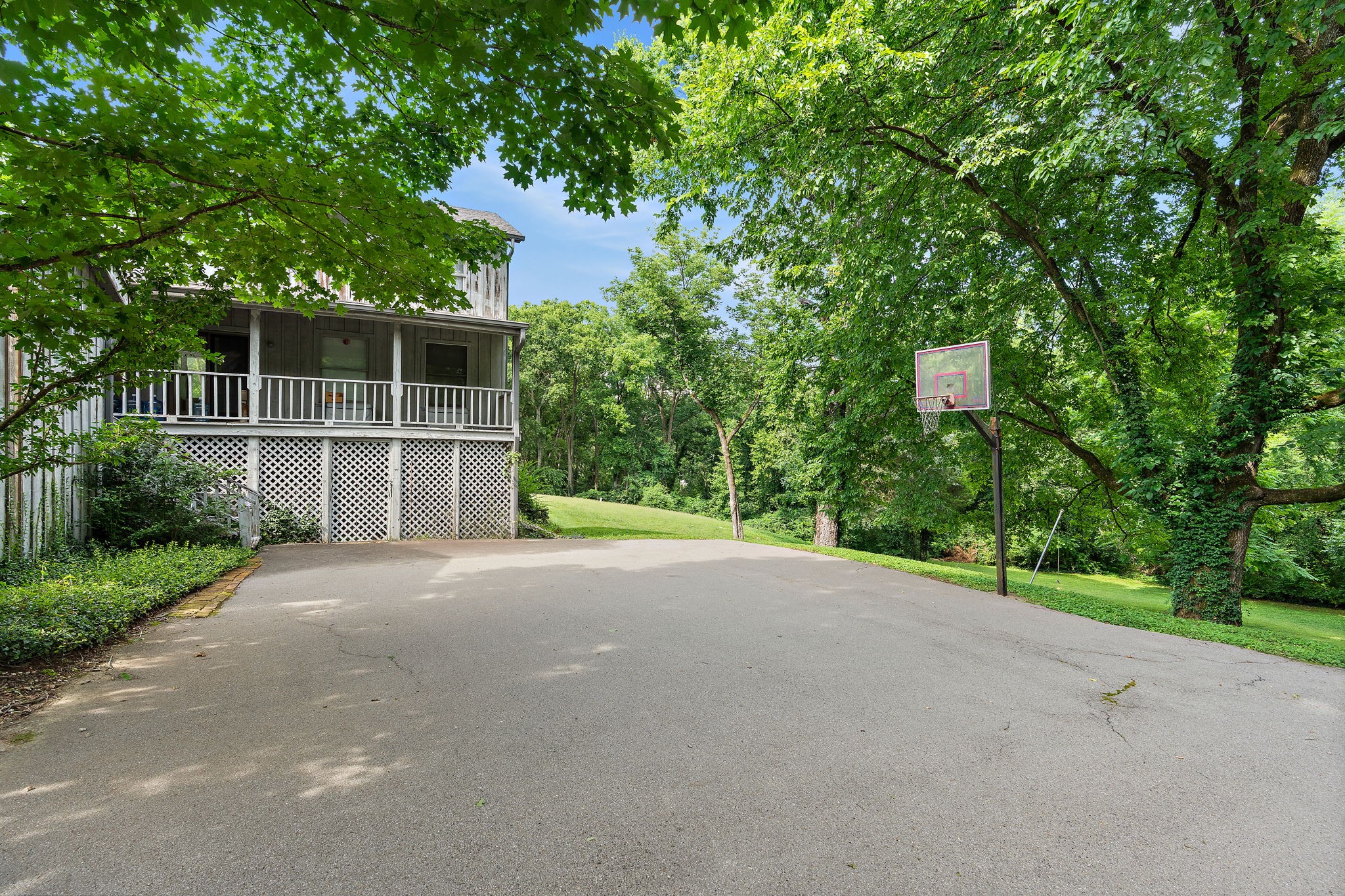 416 Lynnwood Blvd