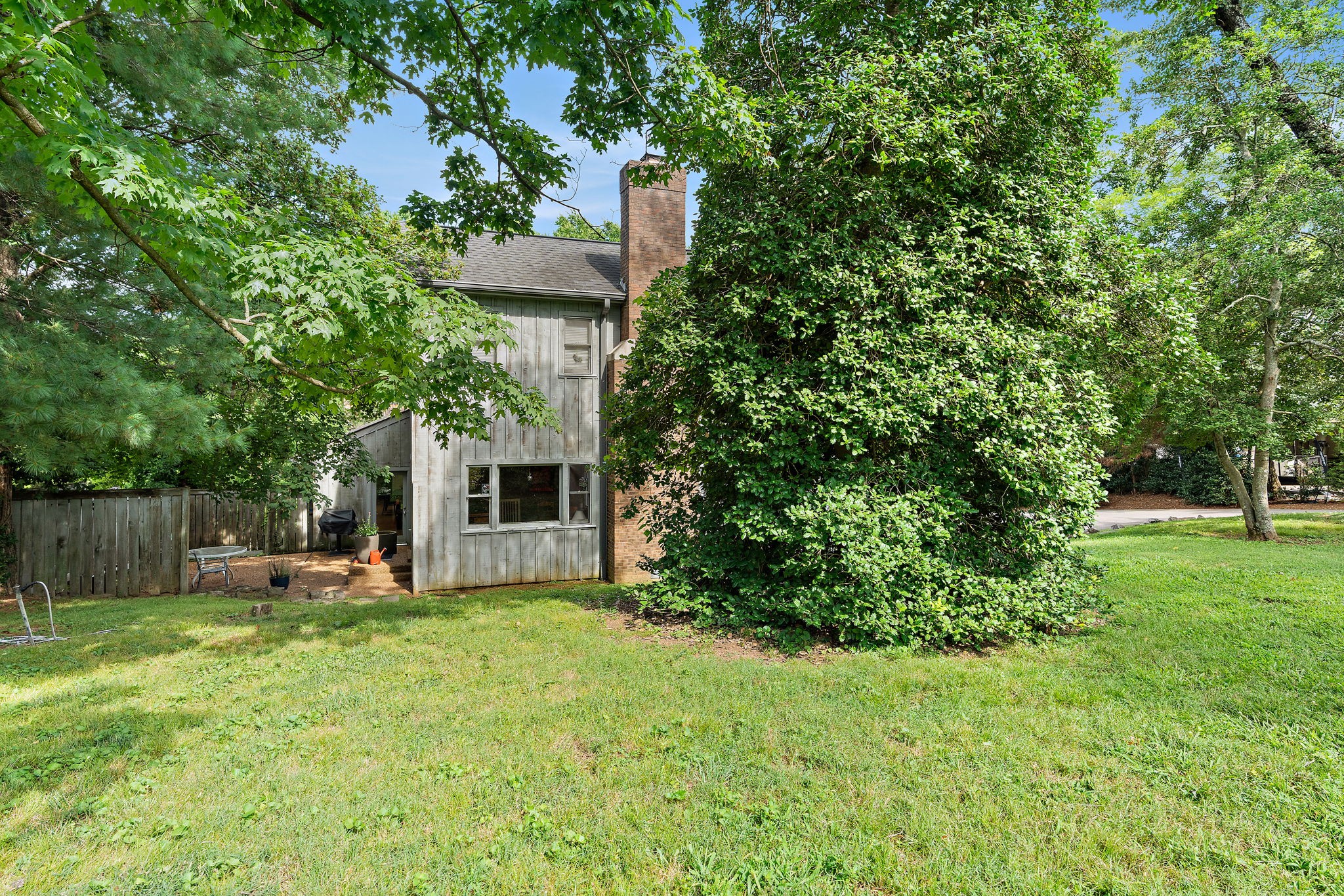 416 Lynnwood Blvd