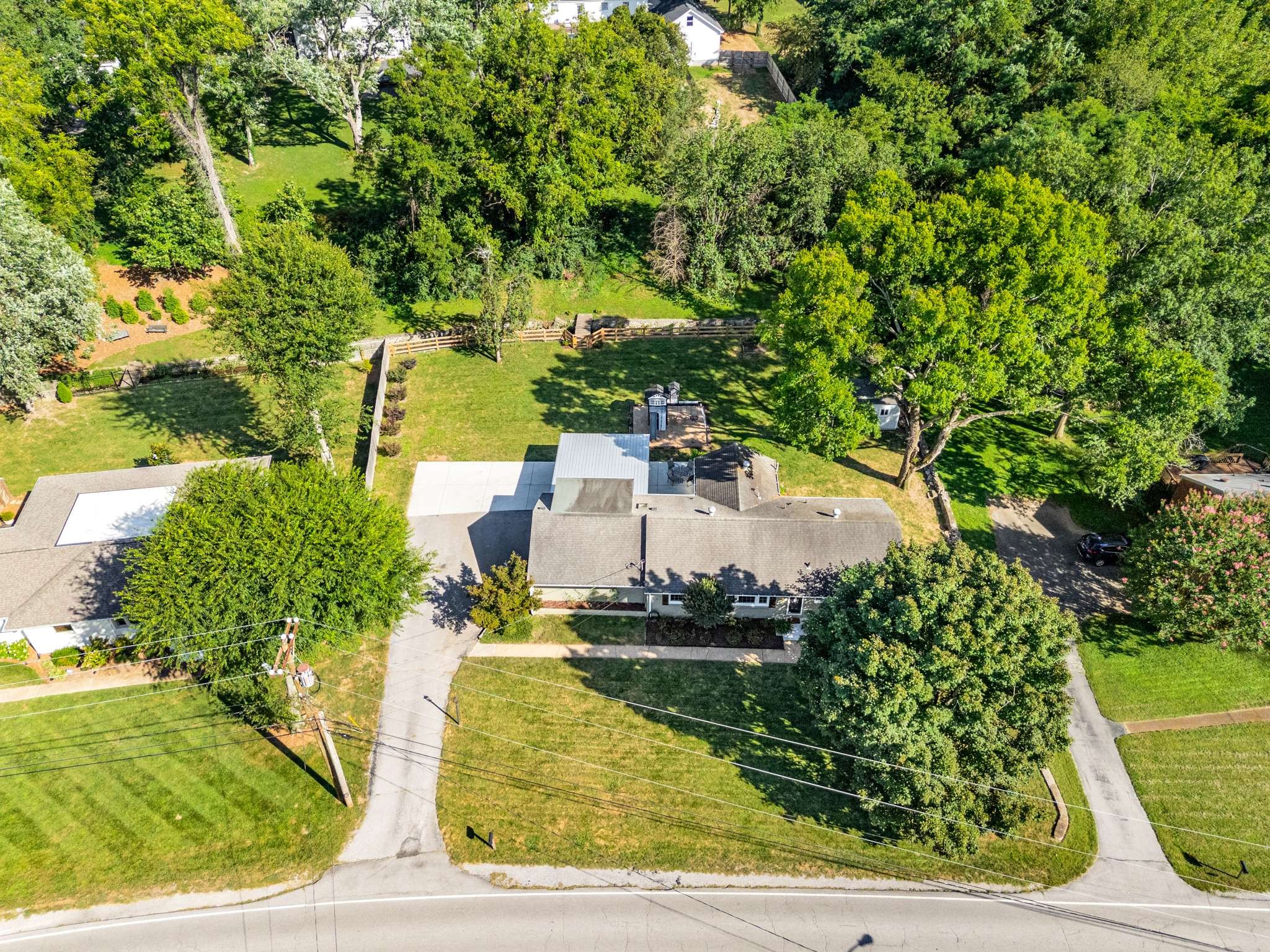 5228 Trousdale Dr