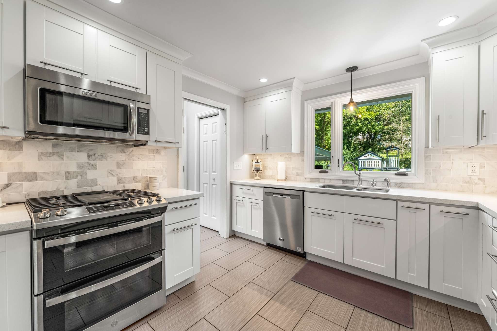 5228 Trousdale Dr